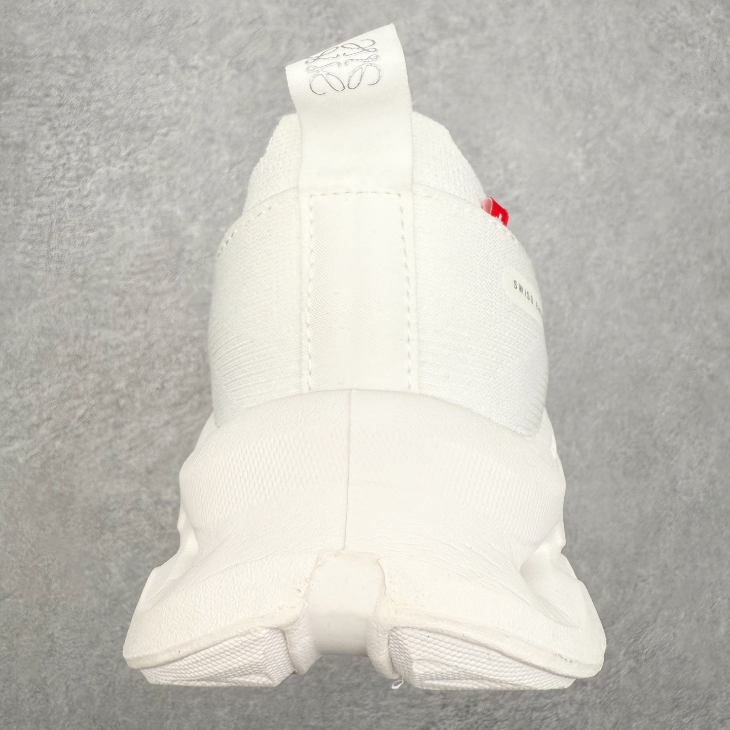 图片[8]-＃福利特价 LOEWE x On Cloudtilt 2.0 昂跑罗意威联名 圆头系带生活休闲鞋 此运动品牌 开创于2010年 缓震着陆、强效回弹、轻柔质感的设计构思始终是ON研制关键 与此同时基于“为全球提供革新性的跑步感受”信念 陆续推出了多款跑鞋及其以专业运动人体跑步工程学为设计关键的功能性跑步服饰设备 让跑者不费力气地畅快畅跑 尺码：36 36.5 37.5 38 38.5 39 40 40.5 41 42 42.5 43 44 44.5 45-选品中心