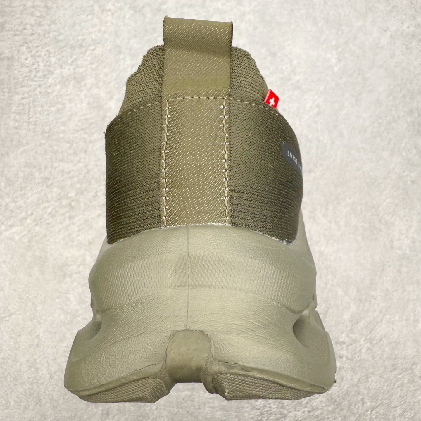 图片[8]-＃福利特价 LOEWE x On Cloudtilt 2.0 昂跑罗意威联名 圆头系带生活休闲鞋 此运动品牌 开创于2010年 缓震着陆、强效回弹、轻柔质感的设计构思始终是ON研制关键 与此同时基于“为全球提供革新性的跑步感受”信念 陆续推出了多款跑鞋及其以专业运动人体跑步工程学为设计关键的功能性跑步服饰设备 让跑者不费力气地畅快畅跑 尺码：36 36.5 37.5 38 38.5 39 40 40.5 41 42 42.5 43 44 44.5 45-选品中心