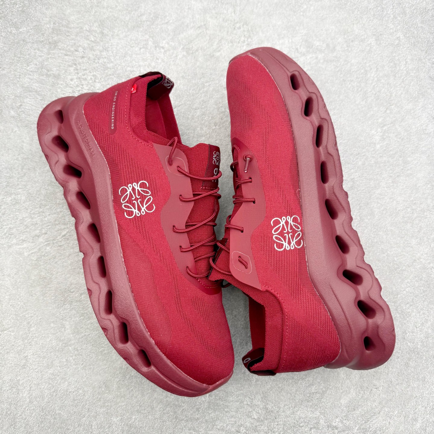 图片[3]-＃福利特价 LOEWE x On Cloudtilt 2.0 昂跑罗意威联名 圆头系带生活休闲鞋 此运动品牌 开创于2010年 缓震着陆、强效回弹、轻柔质感的设计构思始终是ON研制关键 与此同时基于“为全球提供革新性的跑步感受”信念 陆续推出了多款跑鞋及其以专业运动人体跑步工程学为设计关键的功能性跑步服饰设备 让跑者不费力气地畅快畅跑 尺码：36 36.5 37.5 38 38.5 39 40 40.5 41 42 42.5 43 44 44.5 45-选品中心