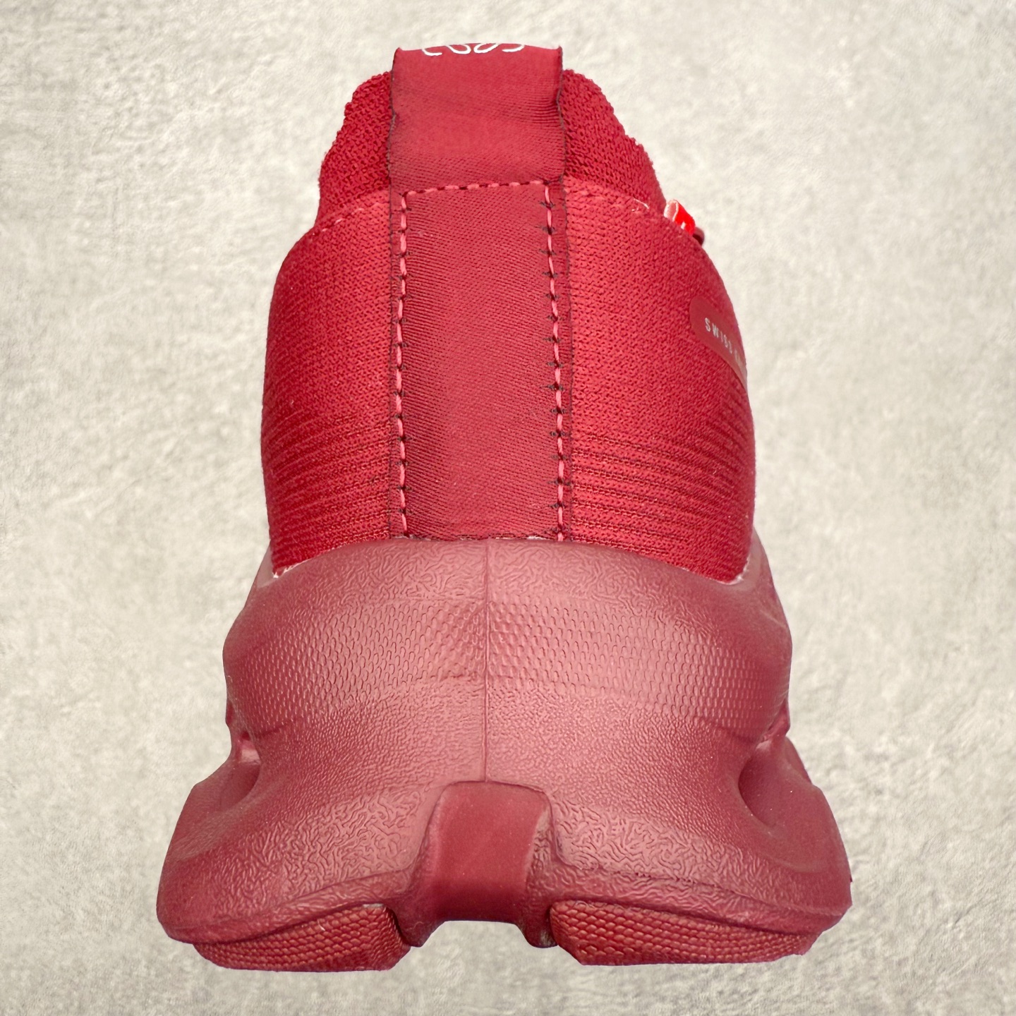 图片[8]-＃福利特价 LOEWE x On Cloudtilt 2.0 昂跑罗意威联名 圆头系带生活休闲鞋 此运动品牌 开创于2010年 缓震着陆、强效回弹、轻柔质感的设计构思始终是ON研制关键 与此同时基于“为全球提供革新性的跑步感受”信念 陆续推出了多款跑鞋及其以专业运动人体跑步工程学为设计关键的功能性跑步服饰设备 让跑者不费力气地畅快畅跑 尺码：36 36.5 37.5 38 38.5 39 40 40.5 41 42 42.5 43 44 44.5 45-选品中心