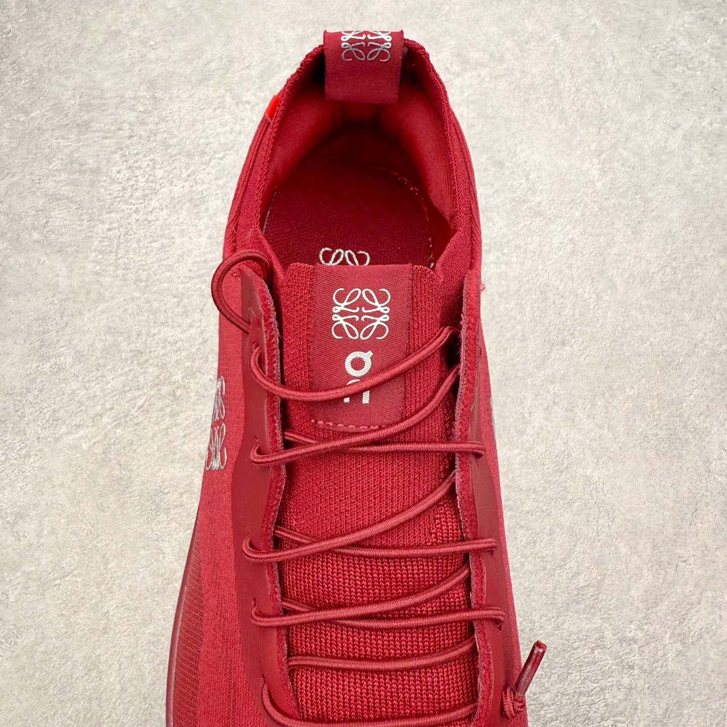 图片[5]-＃福利特价 LOEWE x On Cloudtilt 2.0 昂跑罗意威联名 圆头系带生活休闲鞋 此运动品牌 开创于2010年 缓震着陆、强效回弹、轻柔质感的设计构思始终是ON研制关键 与此同时基于“为全球提供革新性的跑步感受”信念 陆续推出了多款跑鞋及其以专业运动人体跑步工程学为设计关键的功能性跑步服饰设备 让跑者不费力气地畅快畅跑 尺码：36 36.5 37.5 38 38.5 39 40 40.5 41 42 42.5 43 44 44.5 45-选品中心