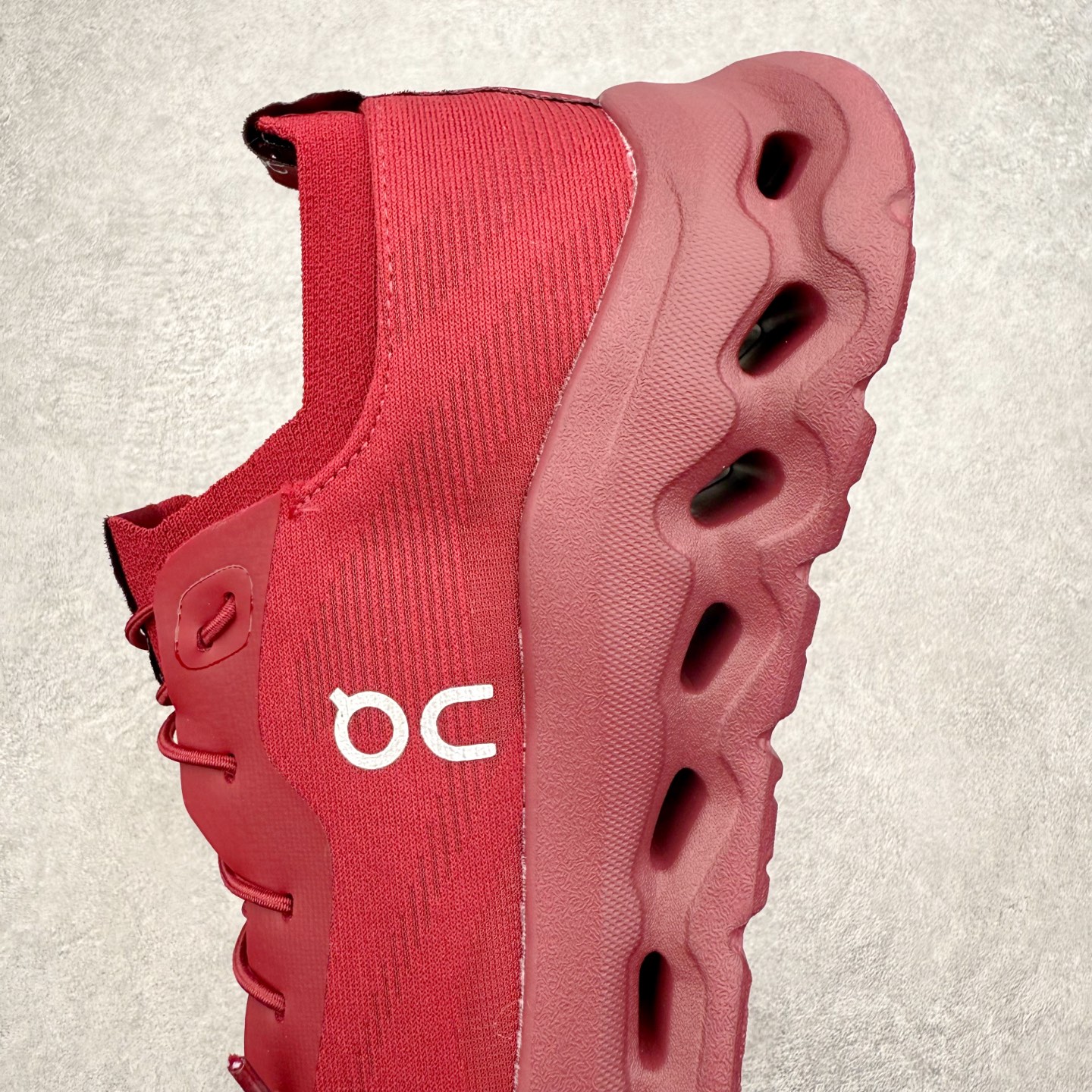 图片[7]-＃福利特价 LOEWE x On Cloudtilt 2.0 昂跑罗意威联名 圆头系带生活休闲鞋 此运动品牌 开创于2010年 缓震着陆、强效回弹、轻柔质感的设计构思始终是ON研制关键 与此同时基于“为全球提供革新性的跑步感受”信念 陆续推出了多款跑鞋及其以专业运动人体跑步工程学为设计关键的功能性跑步服饰设备 让跑者不费力气地畅快畅跑 尺码：36 36.5 37.5 38 38.5 39 40 40.5 41 42 42.5 43 44 44.5 45-选品中心