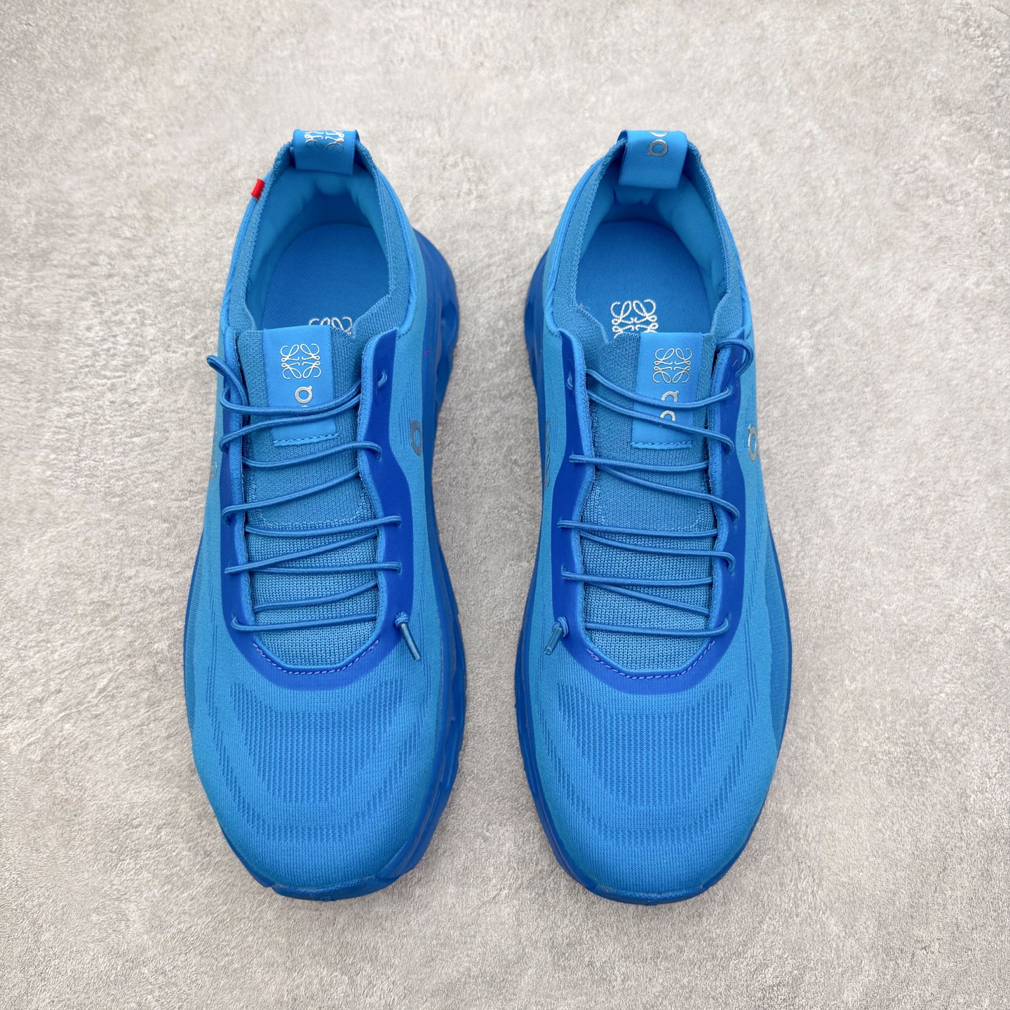 图片[2]-＃福利特价 LOEWE x On Cloudtilt 2.0 昂跑罗意威联名 圆头系带生活休闲鞋 此运动品牌 开创于2010年 缓震着陆、强效回弹、轻柔质感的设计构思始终是ON研制关键 与此同时基于“为全球提供革新性的跑步感受”信念 陆续推出了多款跑鞋及其以专业运动人体跑步工程学为设计关键的功能性跑步服饰设备 让跑者不费力气地畅快畅跑 尺码：36 36.5 37.5 38 38.5 39 40 40.5 41 42 42.5 43 44 44.5 45-选品中心