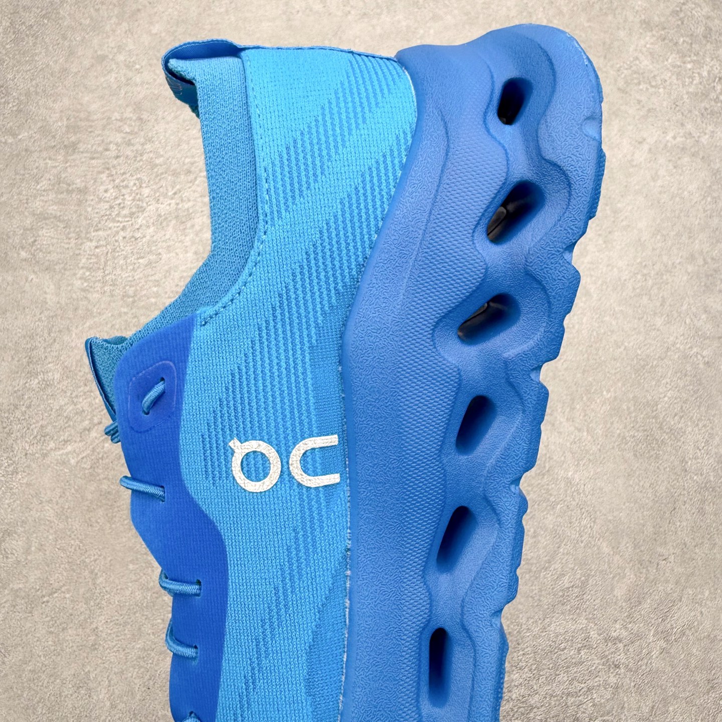 图片[7]-＃福利特价 LOEWE x On Cloudtilt 2.0 昂跑罗意威联名 圆头系带生活休闲鞋 此运动品牌 开创于2010年 缓震着陆、强效回弹、轻柔质感的设计构思始终是ON研制关键 与此同时基于“为全球提供革新性的跑步感受”信念 陆续推出了多款跑鞋及其以专业运动人体跑步工程学为设计关键的功能性跑步服饰设备 让跑者不费力气地畅快畅跑 尺码：36 36.5 37.5 38 38.5 39 40 40.5 41 42 42.5 43 44 44.5 45-选品中心