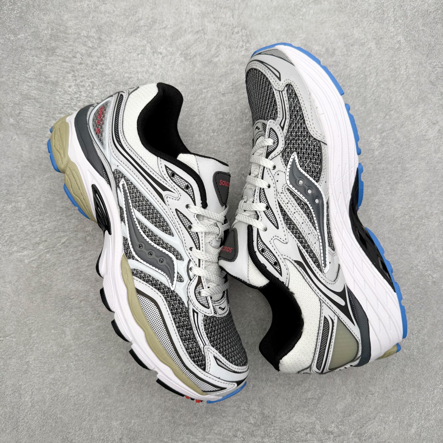 图片[3]-Saucony ProGrid Omni 索康尼全擎9舒适柔软跑步鞋 男女同款 Saucony（索康尼）是创建于1898年的百年跑步运动品牌，专注于跑步装备的设计、研发和制造，追求跑鞋的极致舒适，让跑者感受愉悦体验，不断突破，创造更多的人生 实拍调校N版已经零色差零失真 百分百还原实物色彩所见即所得 不存在货不对板色差等低级问题 选购参考实物拍摄 不混卖不参货 只用心做好货严格选品 承诺混一赔十 尺码：36 36.5 37.5 38 38.5 39 40 40.5 41 42 42.5 43 44 44.5 45-选品中心