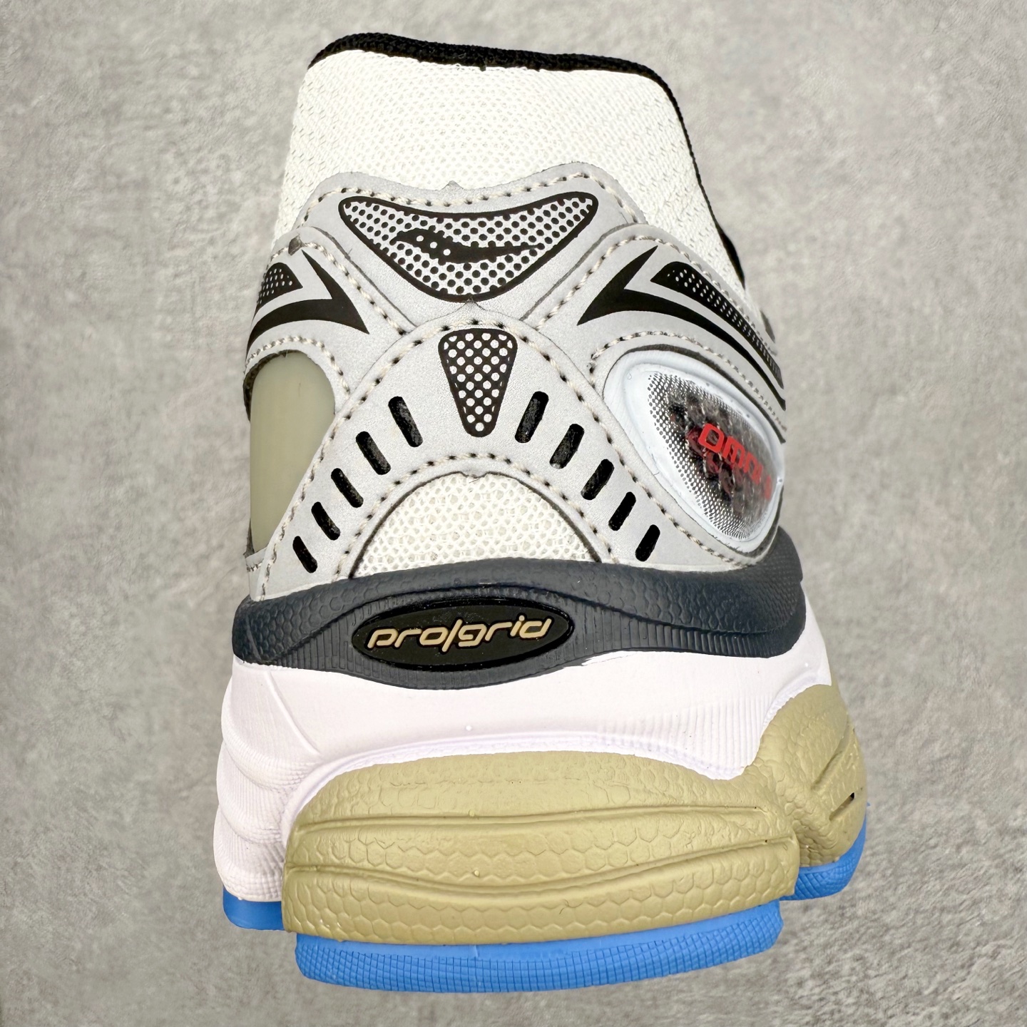 图片[8]-Saucony ProGrid Omni 索康尼全擎9舒适柔软跑步鞋 男女同款 Saucony（索康尼）是创建于1898年的百年跑步运动品牌，专注于跑步装备的设计、研发和制造，追求跑鞋的极致舒适，让跑者感受愉悦体验，不断突破，创造更多的人生 实拍调校N版已经零色差零失真 百分百还原实物色彩所见即所得 不存在货不对板色差等低级问题 选购参考实物拍摄 不混卖不参货 只用心做好货严格选品 承诺混一赔十 尺码：36 36.5 37.5 38 38.5 39 40 40.5 41 42 42.5 43 44 44.5 45-选品中心