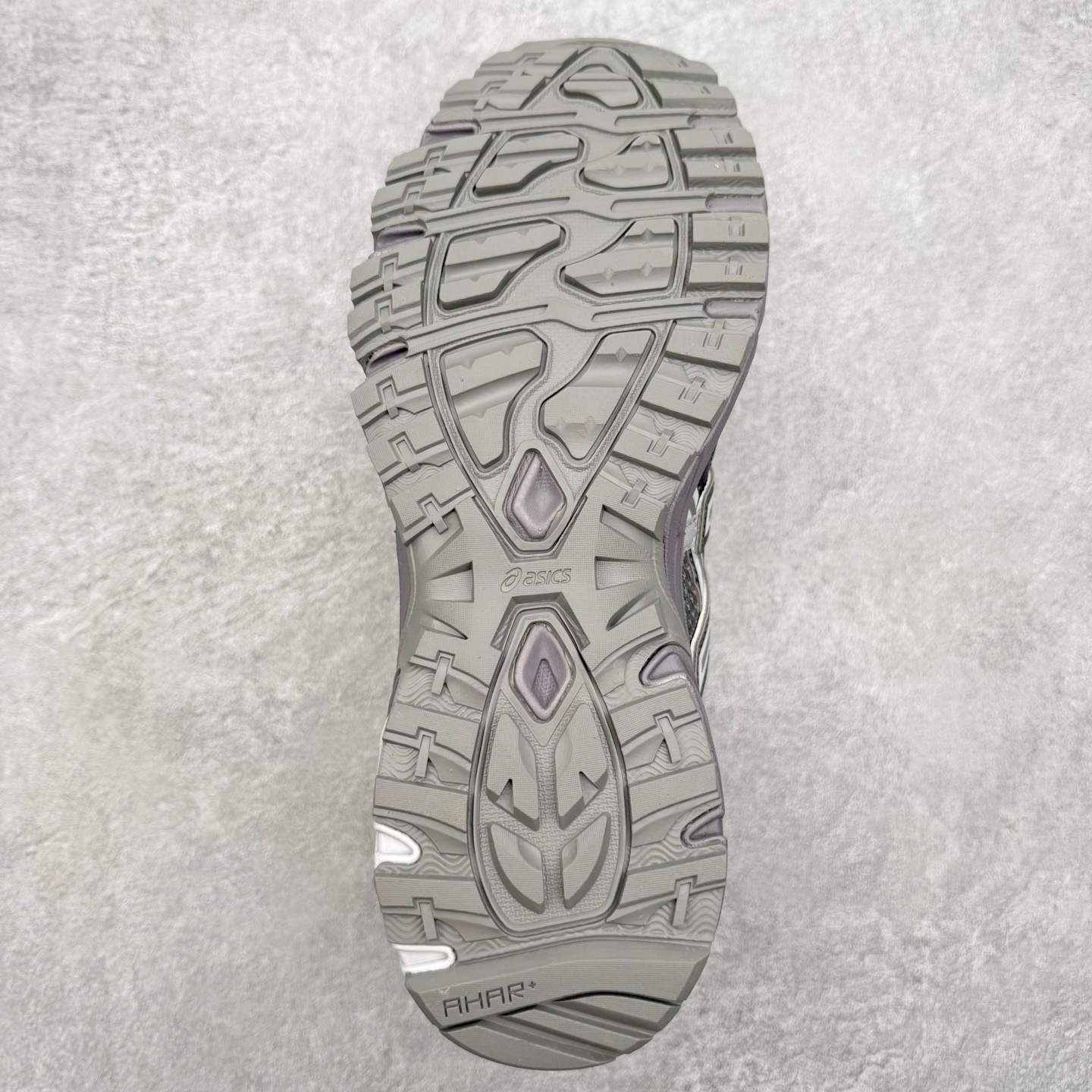 图片[9]-ASICS Gel-Sonoma TR62 出行 百搭通勤减震防滑 低帮 休闲训练跑步鞋 男女同款 ASICS（亚瑟士）是日本实业家鬼冢喜八郎创立的跑鞋运动品牌，名字想法源自著名的拉丁谚语“AnimaSana In Corpore Sano”，意为“健全的精神寓于强健的体魄”。正如其名字的含义，ASICS亚瑟士一直坚信保持身体的健康与活力是打造健康快乐的生活方式的最佳途径。亚瑟士的跑鞋、篮球鞋等系列集专业与美貌于一身，拥有极高的热度。2016年，ASICS在“2016年日本最佳全球品牌”排行榜名列第17名。尺码：36 37 37.5 38 39 39.5 40 40.5 41.5 42 42.5 43.5 44 45-选品中心