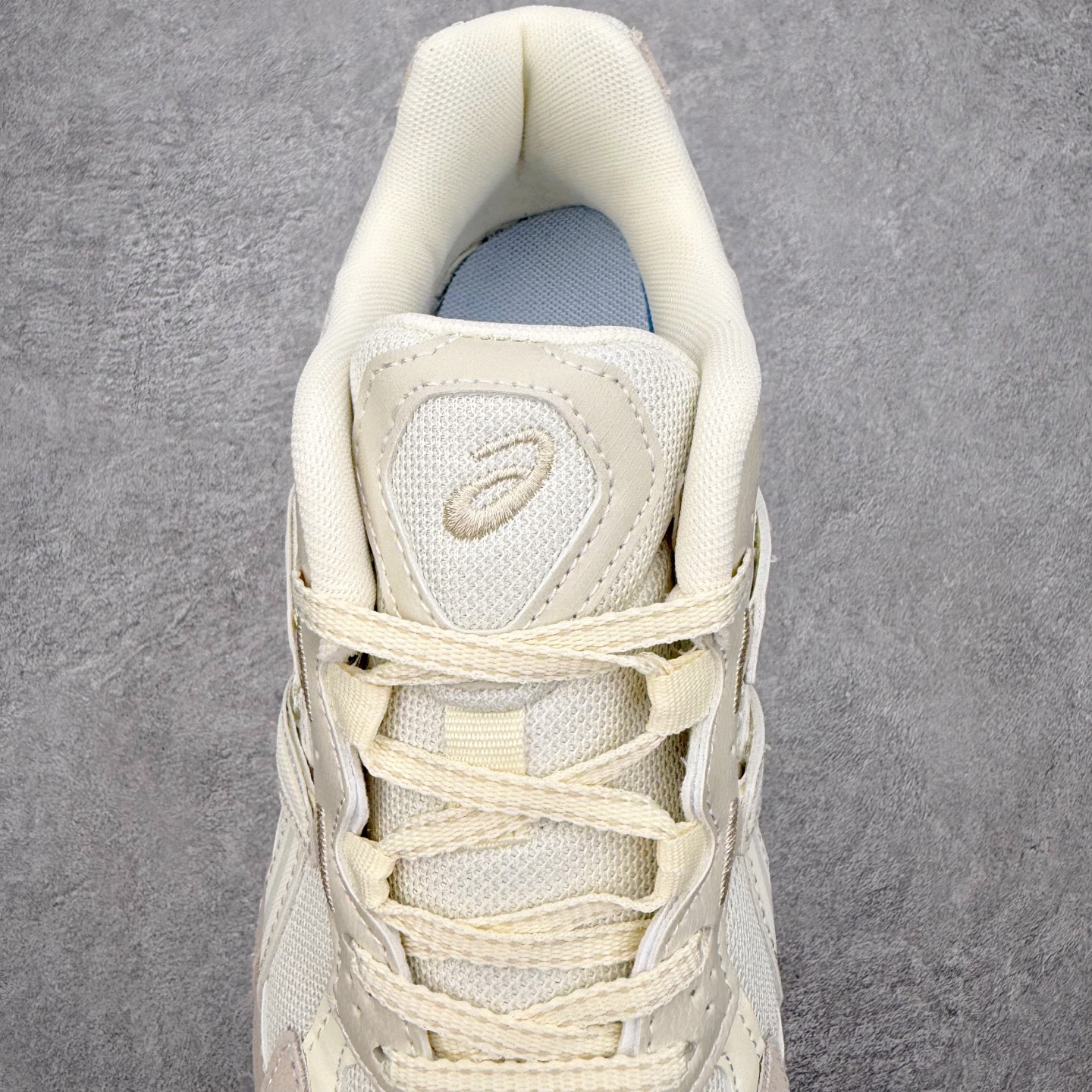 图片[5]-ASICS Gel-Sonoma TR62 出行 百搭通勤减震防滑 低帮 休闲训练跑步鞋 男女同款 ASICS（亚瑟士）是日本实业家鬼冢喜八郎创立的跑鞋运动品牌，名字想法源自著名的拉丁谚语“AnimaSana In Corpore Sano”，意为“健全的精神寓于强健的体魄”。正如其名字的含义，ASICS亚瑟士一直坚信保持身体的健康与活力是打造健康快乐的生活方式的最佳途径。亚瑟士的跑鞋、篮球鞋等系列集专业与美貌于一身，拥有极高的热度。2016年，ASICS在“2016年日本最佳全球品牌”排行榜名列第17名。尺码：36 37 37.5 38 39 39.5 40 40.5 41.5 42 42.5 43.5 44 45-选品中心