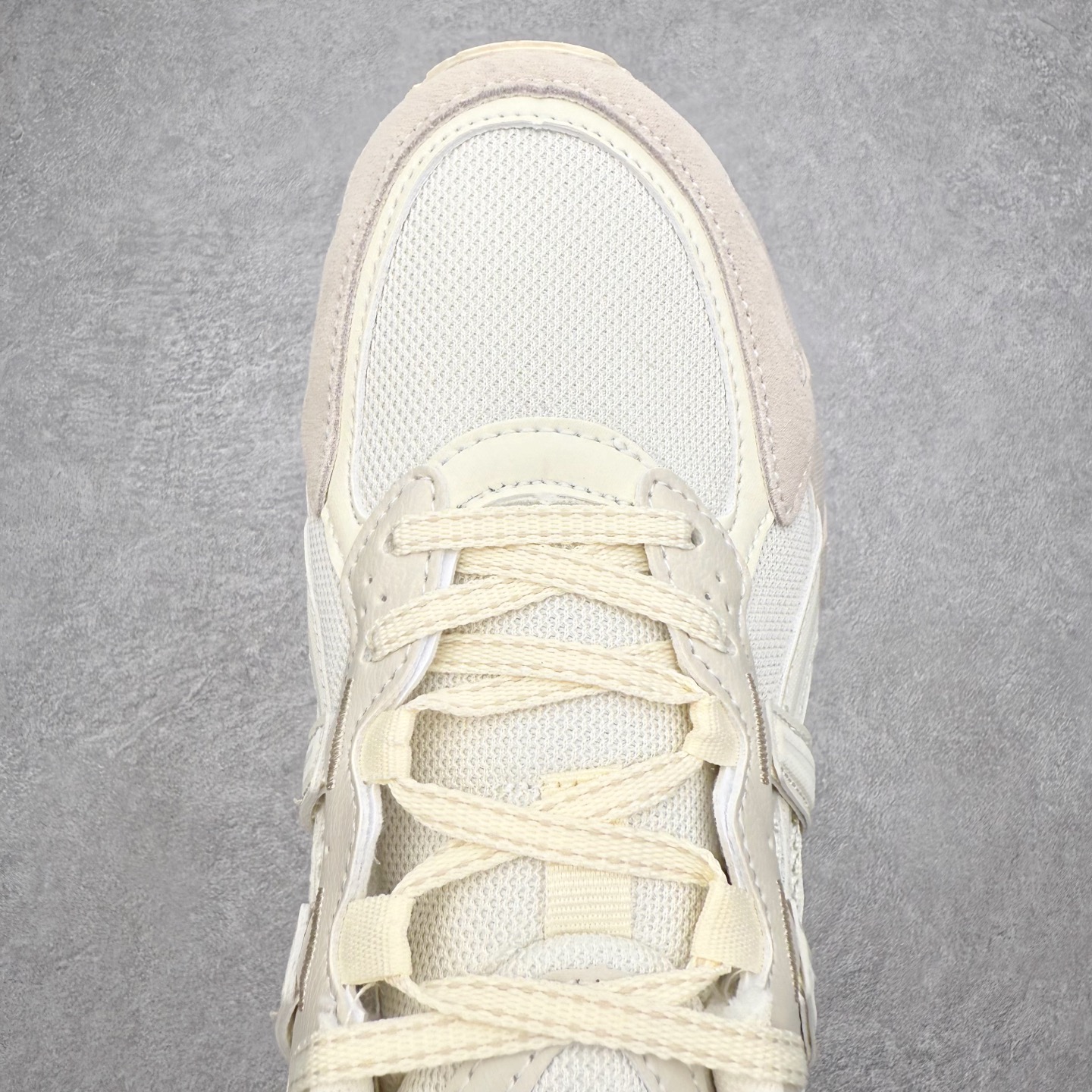 图片[4]-ASICS Gel-Sonoma TR62 出行 百搭通勤减震防滑 低帮 休闲训练跑步鞋 男女同款 ASICS（亚瑟士）是日本实业家鬼冢喜八郎创立的跑鞋运动品牌，名字想法源自著名的拉丁谚语“AnimaSana In Corpore Sano”，意为“健全的精神寓于强健的体魄”。正如其名字的含义，ASICS亚瑟士一直坚信保持身体的健康与活力是打造健康快乐的生活方式的最佳途径。亚瑟士的跑鞋、篮球鞋等系列集专业与美貌于一身，拥有极高的热度。2016年，ASICS在“2016年日本最佳全球品牌”排行榜名列第17名。尺码：36 37 37.5 38 39 39.5 40 40.5 41.5 42 42.5 43.5 44 45-选品中心