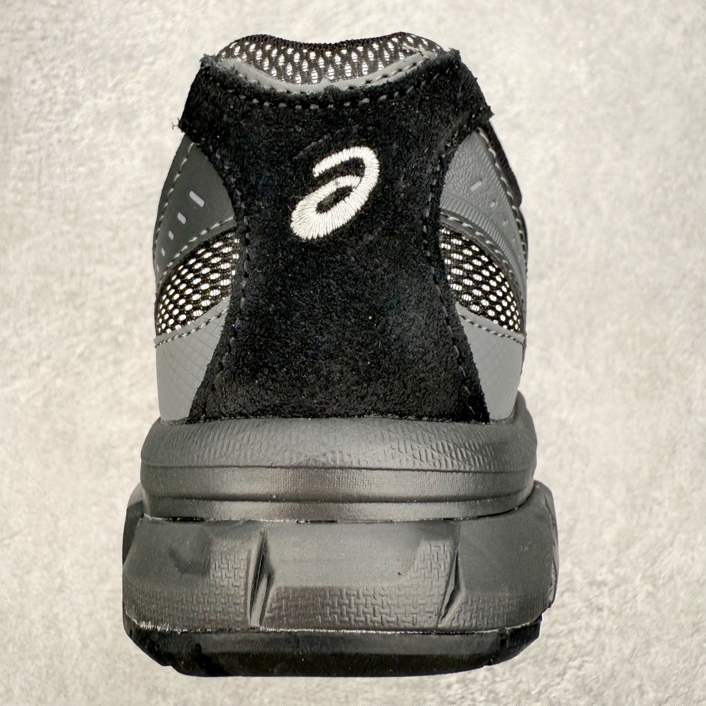 图片[8]-ASICS Gel-Sonoma TR62 出行 百搭通勤减震防滑 低帮 休闲训练跑步鞋 男女同款 ASICS（亚瑟士）是日本实业家鬼冢喜八郎创立的跑鞋运动品牌，名字想法源自著名的拉丁谚语“AnimaSana In Corpore Sano”，意为“健全的精神寓于强健的体魄”。正如其名字的含义，ASICS亚瑟士一直坚信保持身体的健康与活力是打造健康快乐的生活方式的最佳途径。亚瑟士的跑鞋、篮球鞋等系列集专业与美貌于一身，拥有极高的热度。2016年，ASICS在“2016年日本最佳全球品牌”排行榜名列第17名。尺码：36 37 37.5 38 39 39.5 40 40.5 41.5 42 42.5 43.5 44 45-选品中心