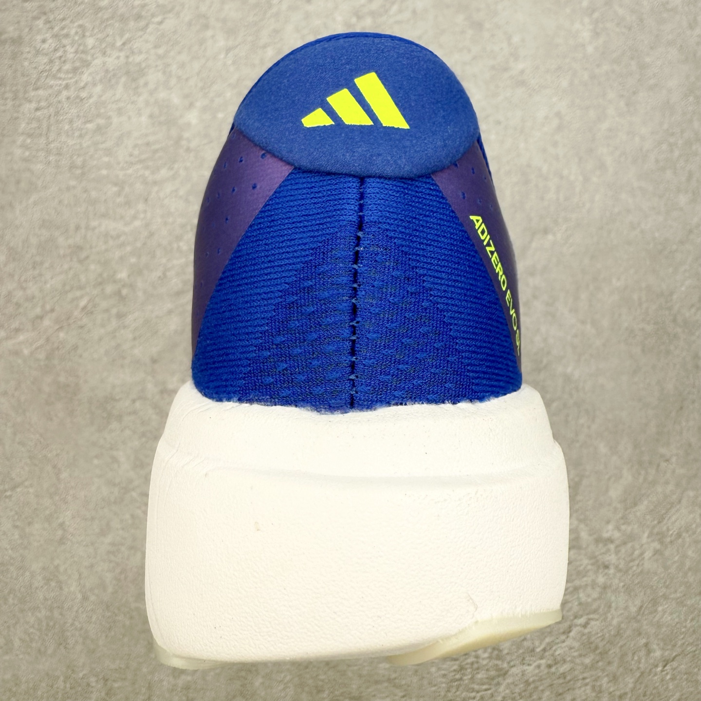 图片[8]-＃福利特价 AD Adizero EVO SL 马拉松竞速专业跑鞋 CELERMESH针织网面非常轻薄 纤维间的缝隙很大 可以保证跑步时的透气、排汗效果 鞋舌直接与两侧的内衬和鞋底连接在一起 在跑步过程中不会被鞋舌的左右移动所困扰 在标准鞋带孔的基础上再拓宽一组鞋带孔 适合不同脚型的需求 突破性 EnergyRods 技术，有助于跑者实现更好的成绩 中底独特的LIGHTSTRIKE PRO泡棉材质 微弹感觉在跑步过程中给予了良好的支撑体验 对于顶级精英和高水平进阶跑者来说 ADIOS PRO是一双值得信赖的竞速比赛用鞋 尺码：36 36.5 37.5 38 38.5 39 40 40.5 41 42 42.5 43 44 44.5 45-选品中心