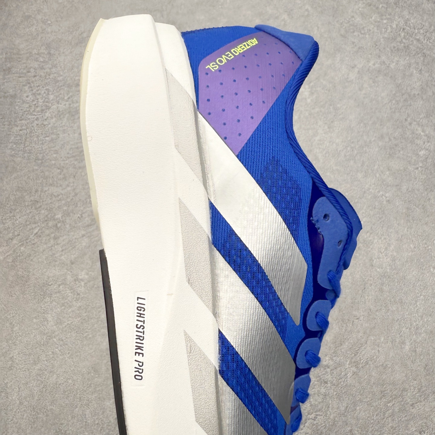 图片[6]-＃福利特价 AD Adizero EVO SL 马拉松竞速专业跑鞋 CELERMESH针织网面非常轻薄 纤维间的缝隙很大 可以保证跑步时的透气、排汗效果 鞋舌直接与两侧的内衬和鞋底连接在一起 在跑步过程中不会被鞋舌的左右移动所困扰 在标准鞋带孔的基础上再拓宽一组鞋带孔 适合不同脚型的需求 突破性 EnergyRods 技术，有助于跑者实现更好的成绩 中底独特的LIGHTSTRIKE PRO泡棉材质 微弹感觉在跑步过程中给予了良好的支撑体验 对于顶级精英和高水平进阶跑者来说 ADIOS PRO是一双值得信赖的竞速比赛用鞋 尺码：36 36.5 37.5 38 38.5 39 40 40.5 41 42 42.5 43 44 44.5 45-选品中心