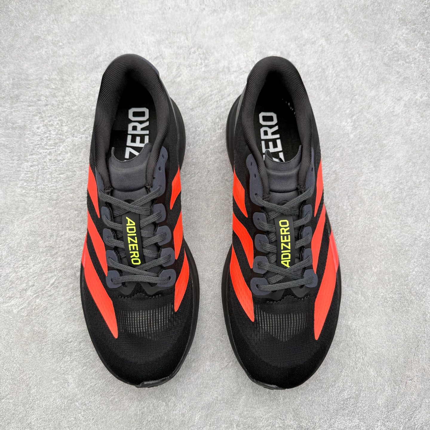 图片[2]-＃福利特价 AD Adizero EVO SL 马拉松竞速专业跑鞋 CELERMESH针织网面非常轻薄 纤维间的缝隙很大 可以保证跑步时的透气、排汗效果 鞋舌直接与两侧的内衬和鞋底连接在一起 在跑步过程中不会被鞋舌的左右移动所困扰 在标准鞋带孔的基础上再拓宽一组鞋带孔 适合不同脚型的需求 突破性 EnergyRods 技术，有助于跑者实现更好的成绩 中底独特的LIGHTSTRIKE PRO泡棉材质 微弹感觉在跑步过程中给予了良好的支撑体验 对于顶级精英和高水平进阶跑者来说 ADIOS PRO是一双值得信赖的竞速比赛用鞋 尺码：36 36.5 37.5 38 38.5 39 40 40.5 41 42 42.5 43 44 44.5 45-选品中心