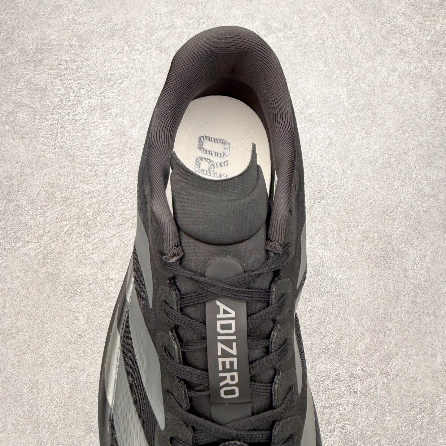 图片[5]-＃福利特价 AD Adizero EVO SL 马拉松竞速专业跑鞋 CELERMESH针织网面非常轻薄 纤维间的缝隙很大 可以保证跑步时的透气、排汗效果 鞋舌直接与两侧的内衬和鞋底连接在一起 在跑步过程中不会被鞋舌的左右移动所困扰 在标准鞋带孔的基础上再拓宽一组鞋带孔 适合不同脚型的需求 突破性 EnergyRods 技术，有助于跑者实现更好的成绩 中底独特的LIGHTSTRIKE PRO泡棉材质 微弹感觉在跑步过程中给予了良好的支撑体验 对于顶级精英和高水平进阶跑者来说 ADIOS PRO是一双值得信赖的竞速比赛用鞋 尺码：36 36.5 37.5 38 38.5 39 40 40.5 41 42 42.5 43 44 44.5 45-选品中心