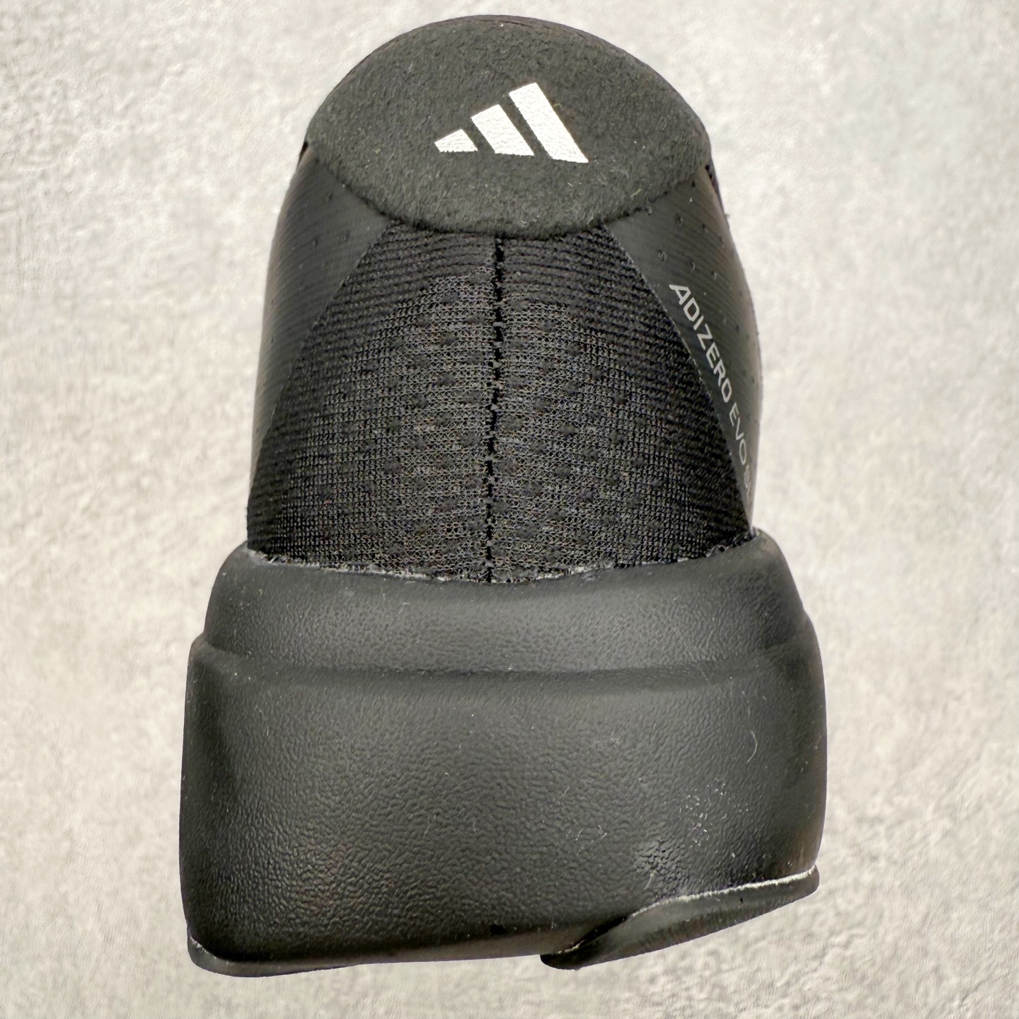 图片[8]-＃福利特价 AD Adizero EVO SL 马拉松竞速专业跑鞋 CELERMESH针织网面非常轻薄 纤维间的缝隙很大 可以保证跑步时的透气、排汗效果 鞋舌直接与两侧的内衬和鞋底连接在一起 在跑步过程中不会被鞋舌的左右移动所困扰 在标准鞋带孔的基础上再拓宽一组鞋带孔 适合不同脚型的需求 突破性 EnergyRods 技术，有助于跑者实现更好的成绩 中底独特的LIGHTSTRIKE PRO泡棉材质 微弹感觉在跑步过程中给予了良好的支撑体验 对于顶级精英和高水平进阶跑者来说 ADIOS PRO是一双值得信赖的竞速比赛用鞋 尺码：36 36.5 37.5 38 38.5 39 40 40.5 41 42 42.5 43 44 44.5 45-选品中心