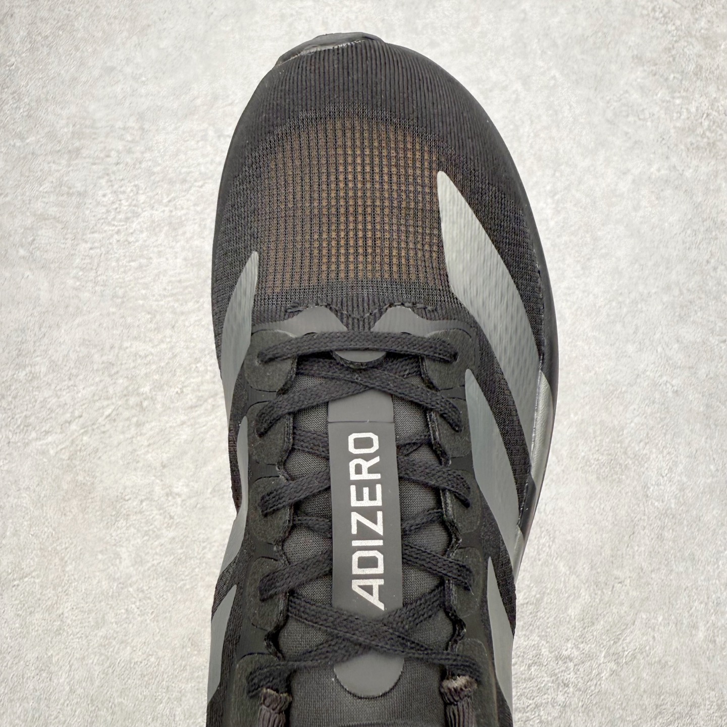 图片[4]-＃福利特价 AD Adizero EVO SL 马拉松竞速专业跑鞋 CELERMESH针织网面非常轻薄 纤维间的缝隙很大 可以保证跑步时的透气、排汗效果 鞋舌直接与两侧的内衬和鞋底连接在一起 在跑步过程中不会被鞋舌的左右移动所困扰 在标准鞋带孔的基础上再拓宽一组鞋带孔 适合不同脚型的需求 突破性 EnergyRods 技术，有助于跑者实现更好的成绩 中底独特的LIGHTSTRIKE PRO泡棉材质 微弹感觉在跑步过程中给予了良好的支撑体验 对于顶级精英和高水平进阶跑者来说 ADIOS PRO是一双值得信赖的竞速比赛用鞋 尺码：36 36.5 37.5 38 38.5 39 40 40.5 41 42 42.5 43 44 44.5 45-选品中心