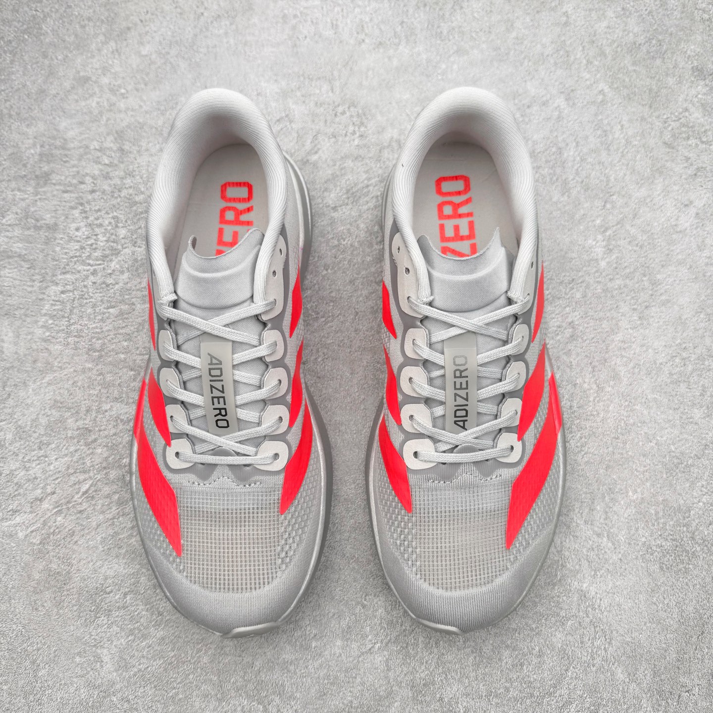 图片[2]-＃福利特价 AD Adizero EVO SL 马拉松竞速专业跑鞋 CELERMESH针织网面非常轻薄 纤维间的缝隙很大 可以保证跑步时的透气、排汗效果 鞋舌直接与两侧的内衬和鞋底连接在一起 在跑步过程中不会被鞋舌的左右移动所困扰 在标准鞋带孔的基础上再拓宽一组鞋带孔 适合不同脚型的需求 突破性 EnergyRods 技术，有助于跑者实现更好的成绩 中底独特的LIGHTSTRIKE PRO泡棉材质 微弹感觉在跑步过程中给予了良好的支撑体验 对于顶级精英和高水平进阶跑者来说 ADIOS PRO是一双值得信赖的竞速比赛用鞋 尺码：36 36.5 37.5 38 38.5 39 40 40.5 41 42 42.5 43 44 44.5 45-选品中心