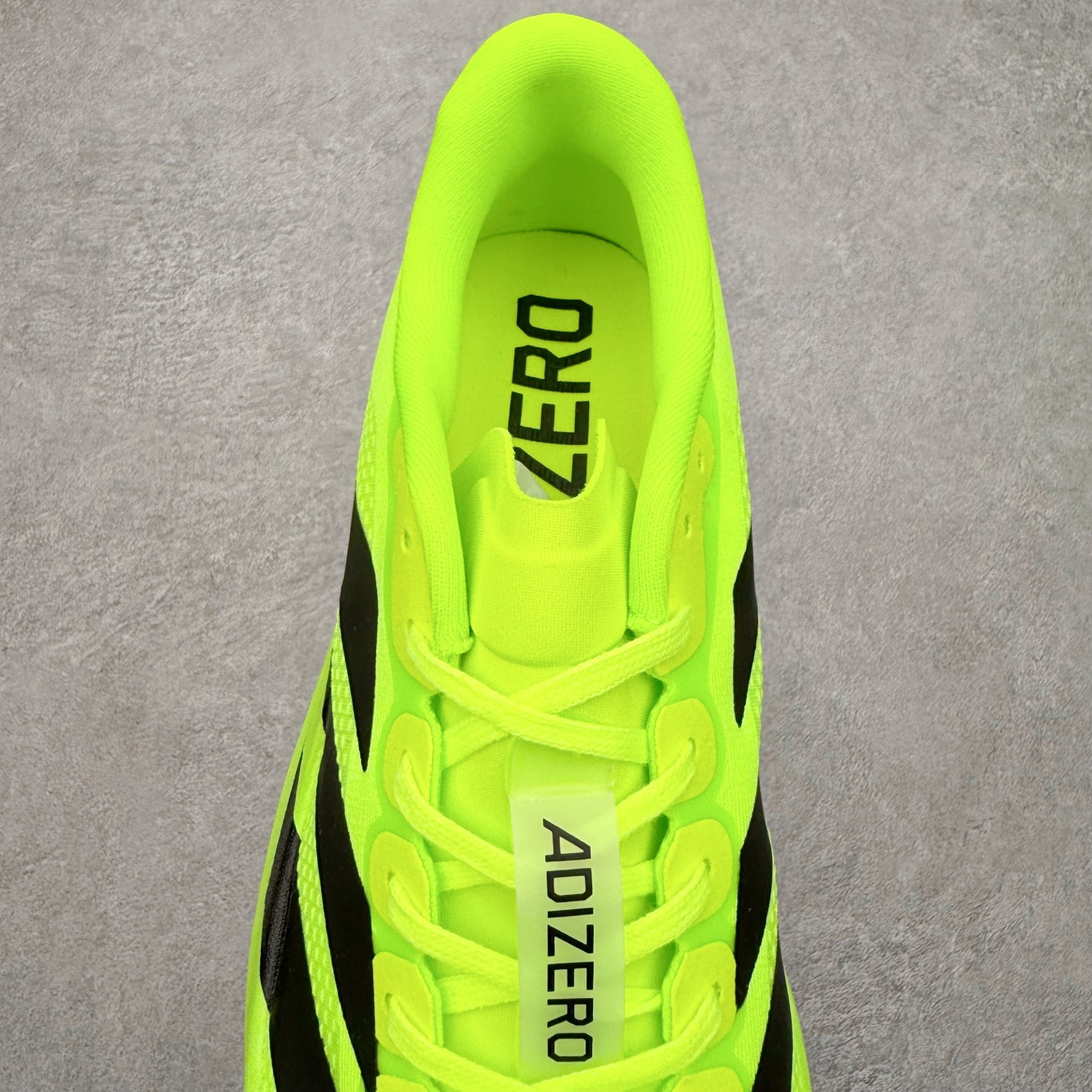 图片[5]-＃福利特价 AD Adizero EVO SL 马拉松竞速专业跑鞋 CELERMESH针织网面非常轻薄 纤维间的缝隙很大 可以保证跑步时的透气、排汗效果 鞋舌直接与两侧的内衬和鞋底连接在一起 在跑步过程中不会被鞋舌的左右移动所困扰 在标准鞋带孔的基础上再拓宽一组鞋带孔 适合不同脚型的需求 突破性 EnergyRods 技术，有助于跑者实现更好的成绩 中底独特的LIGHTSTRIKE PRO泡棉材质 微弹感觉在跑步过程中给予了良好的支撑体验 对于顶级精英和高水平进阶跑者来说 ADIOS PRO是一双值得信赖的竞速比赛用鞋 尺码：36 36.5 37.5 38 38.5 39 40 40.5 41 42 42.5 43 44 44.5 45-选品中心