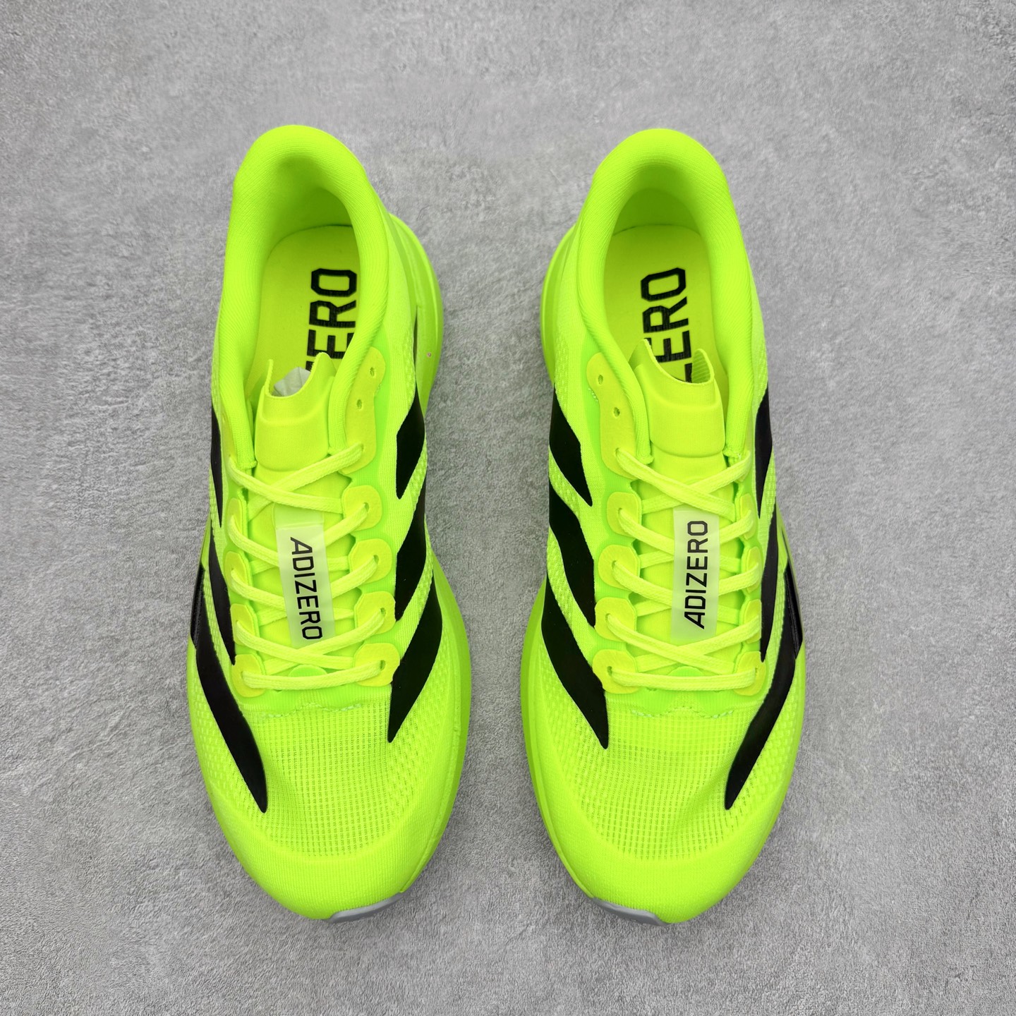 图片[2]-＃福利特价 AD Adizero EVO SL 马拉松竞速专业跑鞋 CELERMESH针织网面非常轻薄 纤维间的缝隙很大 可以保证跑步时的透气、排汗效果 鞋舌直接与两侧的内衬和鞋底连接在一起 在跑步过程中不会被鞋舌的左右移动所困扰 在标准鞋带孔的基础上再拓宽一组鞋带孔 适合不同脚型的需求 突破性 EnergyRods 技术，有助于跑者实现更好的成绩 中底独特的LIGHTSTRIKE PRO泡棉材质 微弹感觉在跑步过程中给予了良好的支撑体验 对于顶级精英和高水平进阶跑者来说 ADIOS PRO是一双值得信赖的竞速比赛用鞋 尺码：36 36.5 37.5 38 38.5 39 40 40.5 41 42 42.5 43 44 44.5 45-选品中心