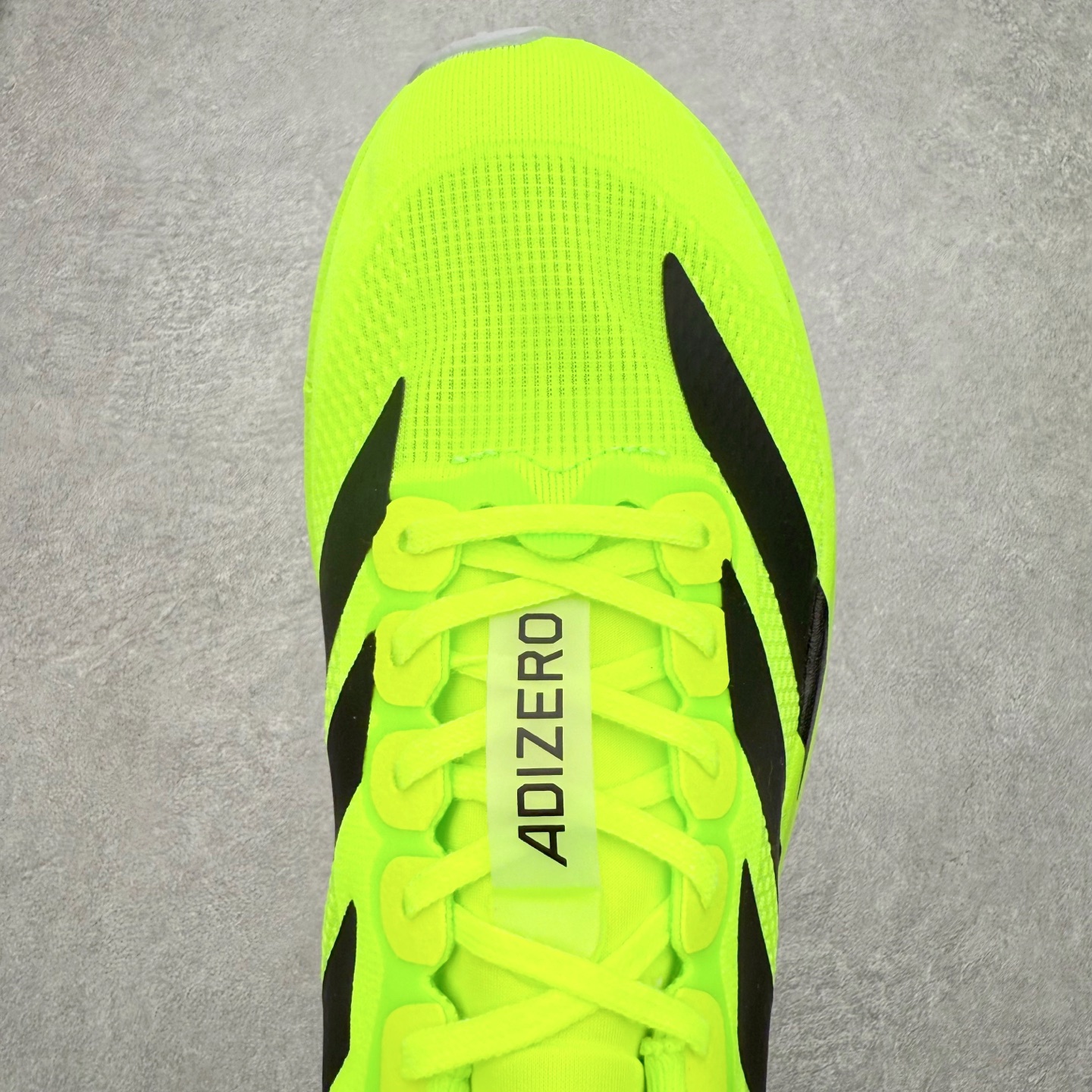 图片[4]-＃福利特价 AD Adizero EVO SL 马拉松竞速专业跑鞋 CELERMESH针织网面非常轻薄 纤维间的缝隙很大 可以保证跑步时的透气、排汗效果 鞋舌直接与两侧的内衬和鞋底连接在一起 在跑步过程中不会被鞋舌的左右移动所困扰 在标准鞋带孔的基础上再拓宽一组鞋带孔 适合不同脚型的需求 突破性 EnergyRods 技术，有助于跑者实现更好的成绩 中底独特的LIGHTSTRIKE PRO泡棉材质 微弹感觉在跑步过程中给予了良好的支撑体验 对于顶级精英和高水平进阶跑者来说 ADIOS PRO是一双值得信赖的竞速比赛用鞋 尺码：36 36.5 37.5 38 38.5 39 40 40.5 41 42 42.5 43 44 44.5 45-选品中心