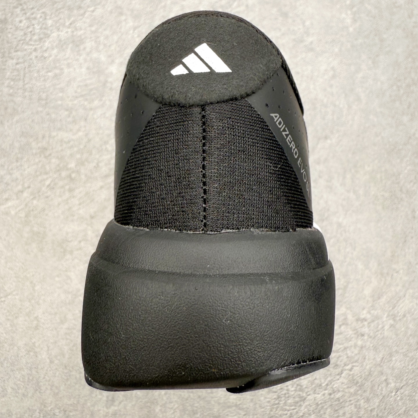 图片[8]-＃福利特价 AD Adizero EVO SL 马拉松竞速专业跑鞋 CELERMESH针织网面非常轻薄 纤维间的缝隙很大 可以保证跑步时的透气、排汗效果 鞋舌直接与两侧的内衬和鞋底连接在一起 在跑步过程中不会被鞋舌的左右移动所困扰 在标准鞋带孔的基础上再拓宽一组鞋带孔 适合不同脚型的需求 突破性 EnergyRods 技术，有助于跑者实现更好的成绩 中底独特的LIGHTSTRIKE PRO泡棉材质 微弹感觉在跑步过程中给予了良好的支撑体验 对于顶级精英和高水平进阶跑者来说 ADIOS PRO是一双值得信赖的竞速比赛用鞋 尺码：36 36.5 37.5 38 38.5 39 40 40.5 41 42 42.5 43 44 44.5 45-选品中心