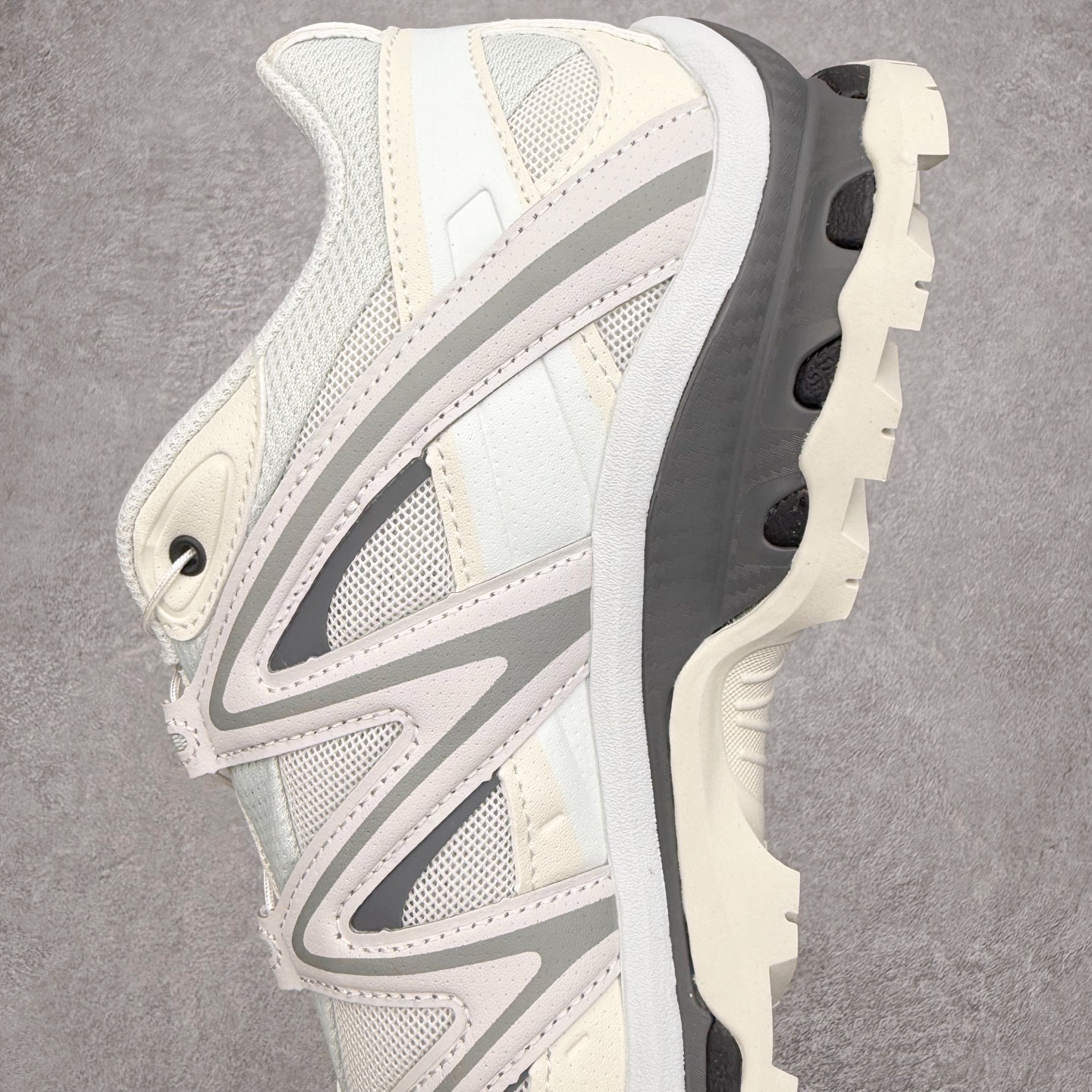 图片[7]-＃绿X/GX Salomon XT-QUEST ADV 萨洛蒙潮流越野机能户外功能鞋 纯原外贸平台特供订单 耗时半年巨作 全套原纸板楦头开发 原厂特供网布配套加持 确保原汁原味 完美呈现版型 原档数据独家私模五层组合大底 男女鞋同步官方开发至46.5 原装Ortholite轻量化鞋垫 中底布带钢印编号 原厂TPU锁扣 进口港宝加持 后跟自然饱满 还原公司包裹性 基于 SALOMON 初代 XT 鞋身造型并搭载 4D ADVANCED CHASSIS™ 大底打造而成 为这款 XT-QUEST 带来了多项足部控制与保护等功能性 如在运动过程中控制左右晃动的过程而提高稳定性、改善长途越野过程中足中到足尖的过渡、提高感知岩石的精确度以抵抗尖锐物体对脚底的伤害以及采用动态缓冲来增强穿着舒适感 从而减轻疲劳感 使 XT-QUEST 成为一双舒适且安全的户外之履 尺码：36 36.5 37.5 38 38.5 39 40 40.5 41 42 42.5 43 44 44.5 45 46 46.5-选品中心