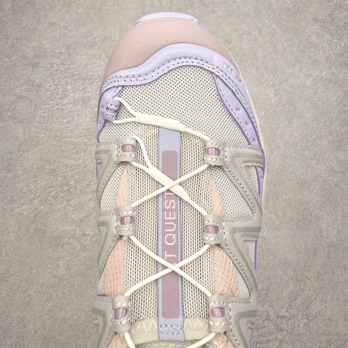 图片[4]-＃绿X/GX Salomon XT-QUEST ADV 萨洛蒙潮流越野机能户外功能鞋 纯原外贸平台特供订单 耗时半年巨作 全套原纸板楦头开发 原厂特供网布配套加持 确保原汁原味 完美呈现版型 原档数据独家私模五层组合大底 男女鞋同步官方开发至46.5 原装Ortholite轻量化鞋垫 中底布带钢印编号 原厂TPU锁扣 进口港宝加持 后跟自然饱满 还原公司包裹性 基于 SALOMON 初代 XT 鞋身造型并搭载 4D ADVANCED CHASSIS™ 大底打造而成 为这款 XT-QUEST 带来了多项足部控制与保护等功能性 如在运动过程中控制左右晃动的过程而提高稳定性、改善长途越野过程中足中到足尖的过渡、提高感知岩石的精确度以抵抗尖锐物体对脚底的伤害以及采用动态缓冲来增强穿着舒适感 从而减轻疲劳感 使 XT-QUEST 成为一双舒适且安全的户外之履 尺码：36 36.5 37.5 38 38.5 39 40 40.5 41 42 42.5 43 44 44.5 45 46 46.5-选品中心