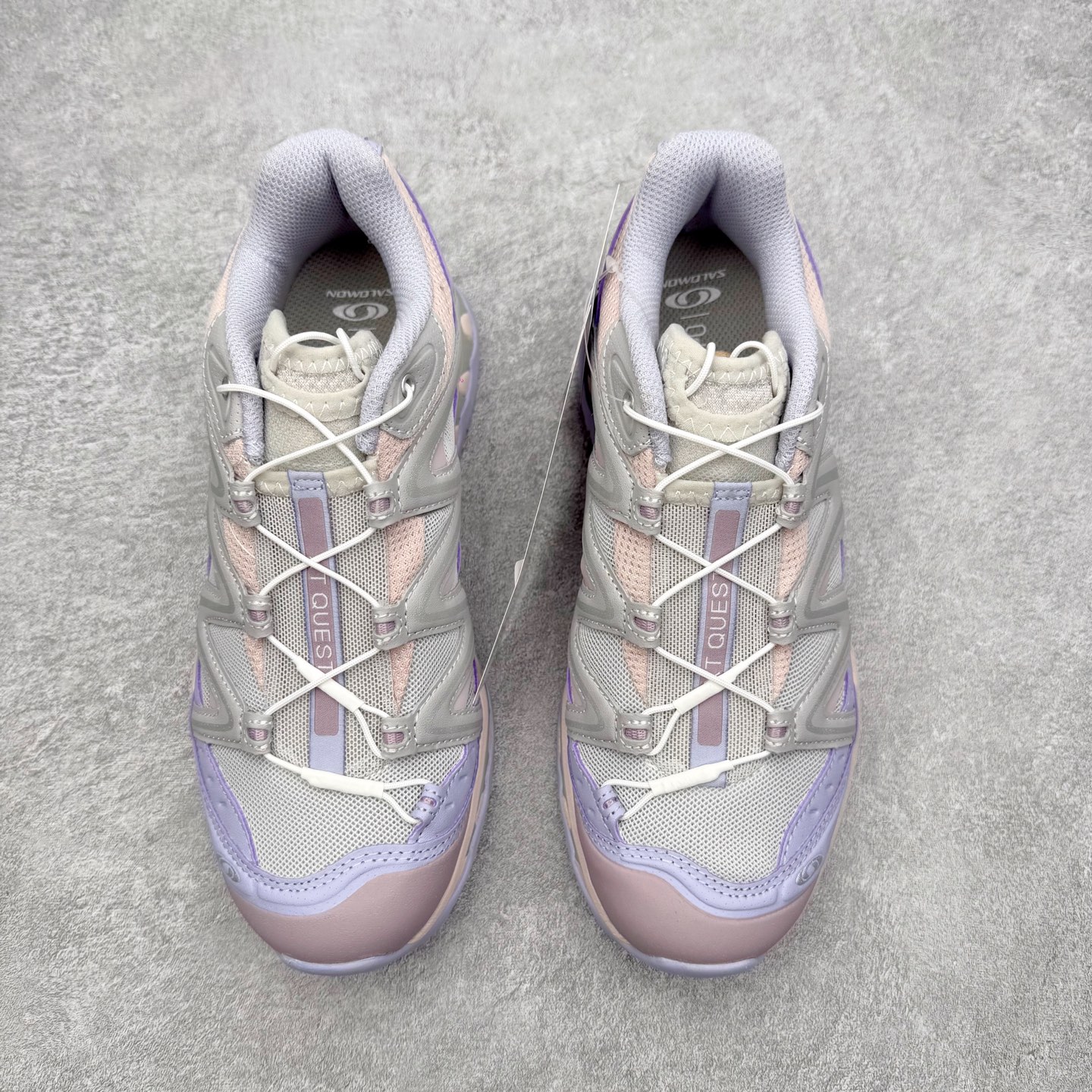 图片[2]-＃绿X/GX Salomon XT-QUEST ADV 萨洛蒙潮流越野机能户外功能鞋 纯原外贸平台特供订单 耗时半年巨作 全套原纸板楦头开发 原厂特供网布配套加持 确保原汁原味 完美呈现版型 原档数据独家私模五层组合大底 男女鞋同步官方开发至46.5 原装Ortholite轻量化鞋垫 中底布带钢印编号 原厂TPU锁扣 进口港宝加持 后跟自然饱满 还原公司包裹性 基于 SALOMON 初代 XT 鞋身造型并搭载 4D ADVANCED CHASSIS™ 大底打造而成 为这款 XT-QUEST 带来了多项足部控制与保护等功能性 如在运动过程中控制左右晃动的过程而提高稳定性、改善长途越野过程中足中到足尖的过渡、提高感知岩石的精确度以抵抗尖锐物体对脚底的伤害以及采用动态缓冲来增强穿着舒适感 从而减轻疲劳感 使 XT-QUEST 成为一双舒适且安全的户外之履 尺码：36 36.5 37.5 38 38.5 39 40 40.5 41 42 42.5 43 44 44.5 45 46 46.5-选品中心