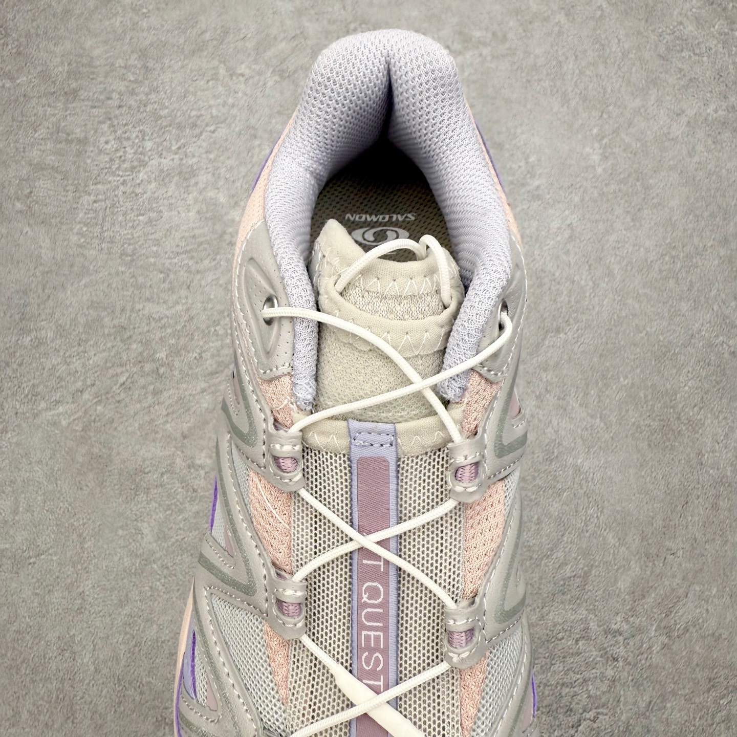 图片[5]-＃绿X/GX Salomon XT-QUEST ADV 萨洛蒙潮流越野机能户外功能鞋 纯原外贸平台特供订单 耗时半年巨作 全套原纸板楦头开发 原厂特供网布配套加持 确保原汁原味 完美呈现版型 原档数据独家私模五层组合大底 男女鞋同步官方开发至46.5 原装Ortholite轻量化鞋垫 中底布带钢印编号 原厂TPU锁扣 进口港宝加持 后跟自然饱满 还原公司包裹性 基于 SALOMON 初代 XT 鞋身造型并搭载 4D ADVANCED CHASSIS™ 大底打造而成 为这款 XT-QUEST 带来了多项足部控制与保护等功能性 如在运动过程中控制左右晃动的过程而提高稳定性、改善长途越野过程中足中到足尖的过渡、提高感知岩石的精确度以抵抗尖锐物体对脚底的伤害以及采用动态缓冲来增强穿着舒适感 从而减轻疲劳感 使 XT-QUEST 成为一双舒适且安全的户外之履 尺码：36 36.5 37.5 38 38.5 39 40 40.5 41 42 42.5 43 44 44.5 45 46 46.5-选品中心