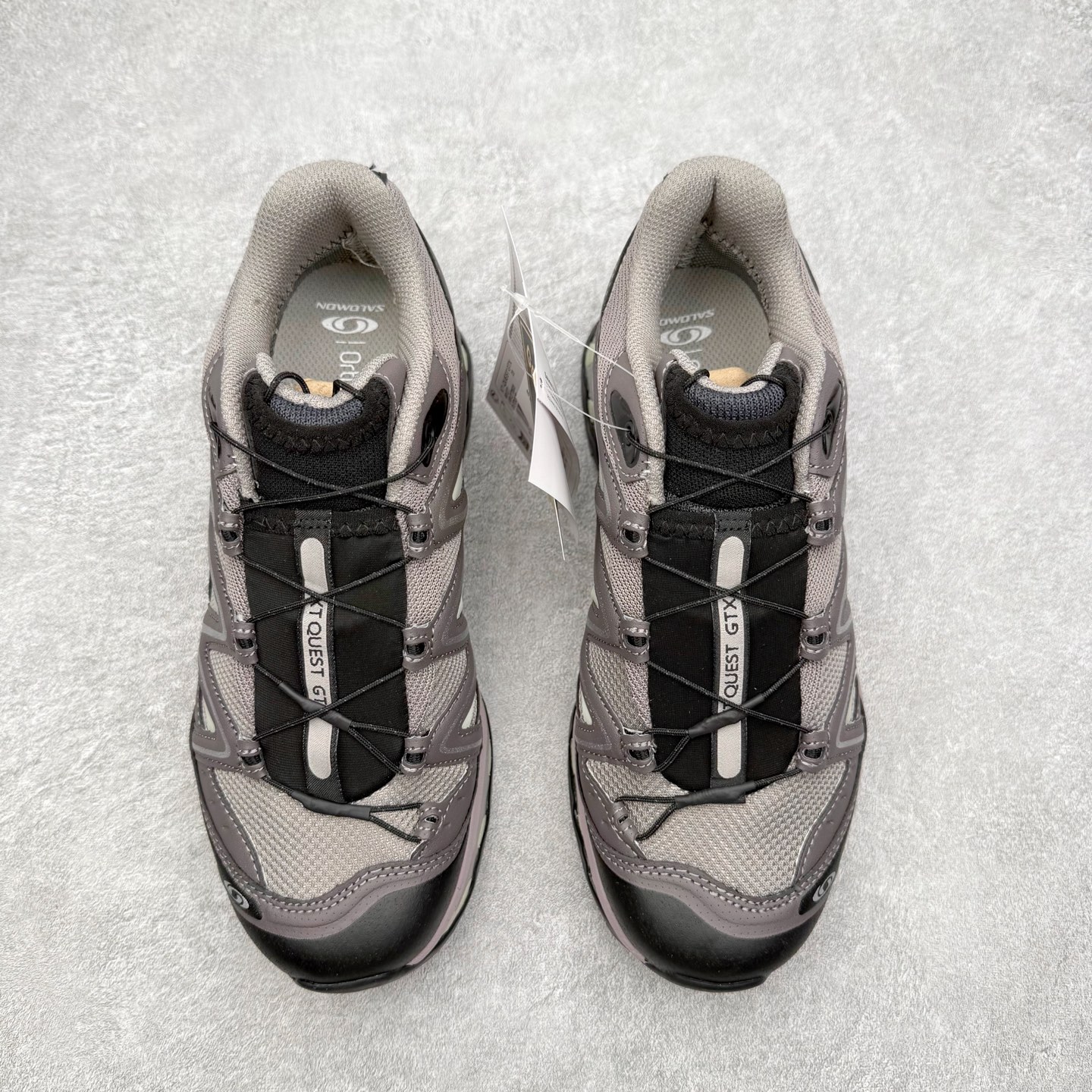 图片[2]-＃绿X/GX Salomon XT-QUEST ADV 萨洛蒙潮流越野机能户外功能鞋 纯原外贸平台特供订单 耗时半年巨作 全套原纸板楦头开发 原厂特供网布配套加持 确保原汁原味 完美呈现版型 原档数据独家私模五层组合大底 男女鞋同步官方开发至46.5 原装Ortholite轻量化鞋垫 中底布带钢印编号 原厂TPU锁扣 进口港宝加持 后跟自然饱满 还原公司包裹性 基于 SALOMON 初代 XT 鞋身造型并搭载 4D ADVANCED CHASSIS™ 大底打造而成 为这款 XT-QUEST 带来了多项足部控制与保护等功能性 如在运动过程中控制左右晃动的过程而提高稳定性、改善长途越野过程中足中到足尖的过渡、提高感知岩石的精确度以抵抗尖锐物体对脚底的伤害以及采用动态缓冲来增强穿着舒适感 从而减轻疲劳感 使 XT-QUEST 成为一双舒适且安全的户外之履 尺码：36 36.5 37.5 38 38.5 39 40 40.5 41 42 42.5 43 44 44.5 45 46 46.5-选品中心