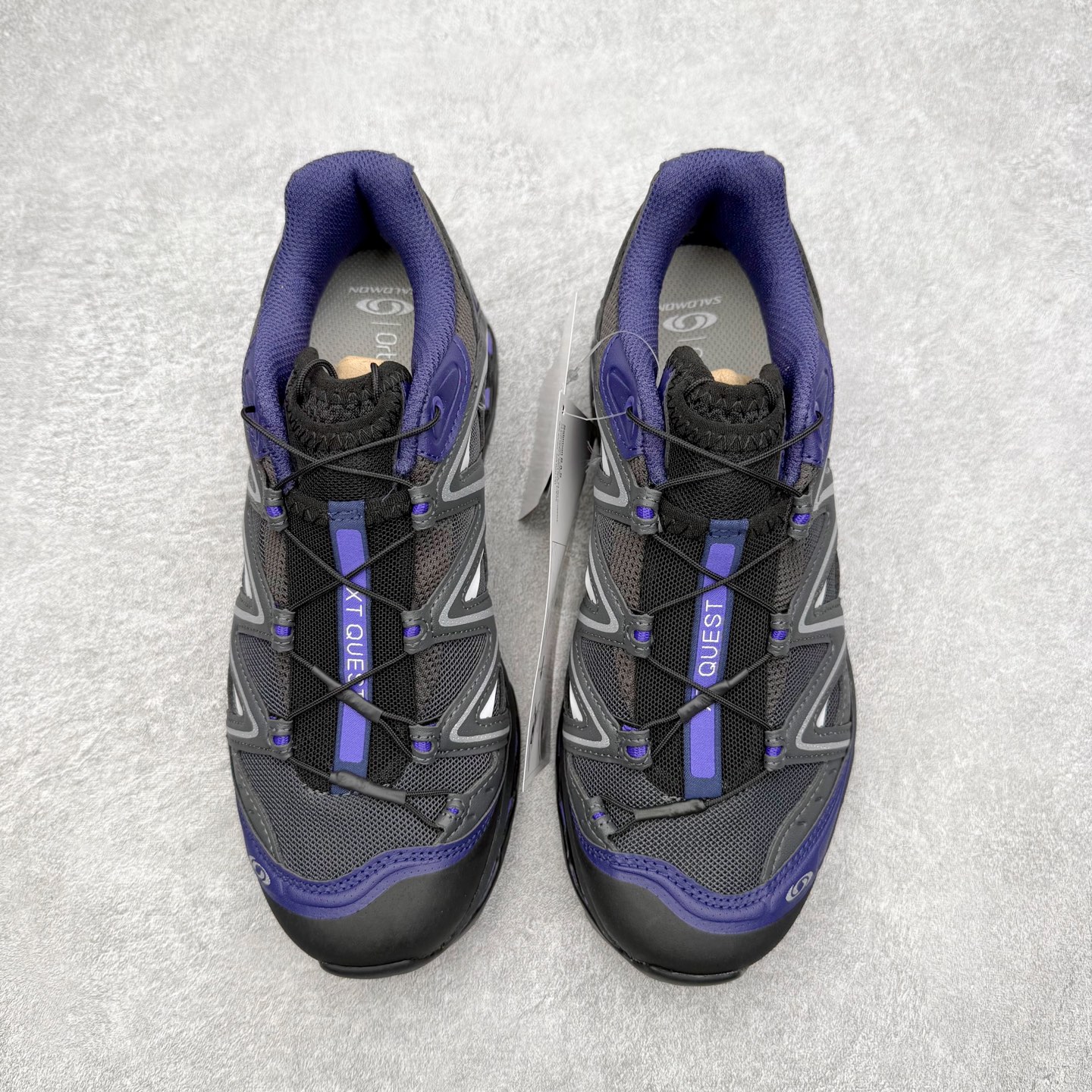 图片[2]-＃绿X/GX Salomon XT-QUEST ADV 萨洛蒙潮流越野机能户外功能鞋 纯原外贸平台特供订单 耗时半年巨作 全套原纸板楦头开发 原厂特供网布配套加持 确保原汁原味 完美呈现版型 原档数据独家私模五层组合大底 男女鞋同步官方开发至46.5 原装Ortholite轻量化鞋垫 中底布带钢印编号 原厂TPU锁扣 进口港宝加持 后跟自然饱满 还原公司包裹性 基于 SALOMON 初代 XT 鞋身造型并搭载 4D ADVANCED CHASSIS™ 大底打造而成 为这款 XT-QUEST 带来了多项足部控制与保护等功能性 如在运动过程中控制左右晃动的过程而提高稳定性、改善长途越野过程中足中到足尖的过渡、提高感知岩石的精确度以抵抗尖锐物体对脚底的伤害以及采用动态缓冲来增强穿着舒适感 从而减轻疲劳感 使 XT-QUEST 成为一双舒适且安全的户外之履 尺码：36 36.5 37.5 38 38.5 39 40 40.5 41 42 42.5 43 44 44.5 45 46 46.5-选品中心