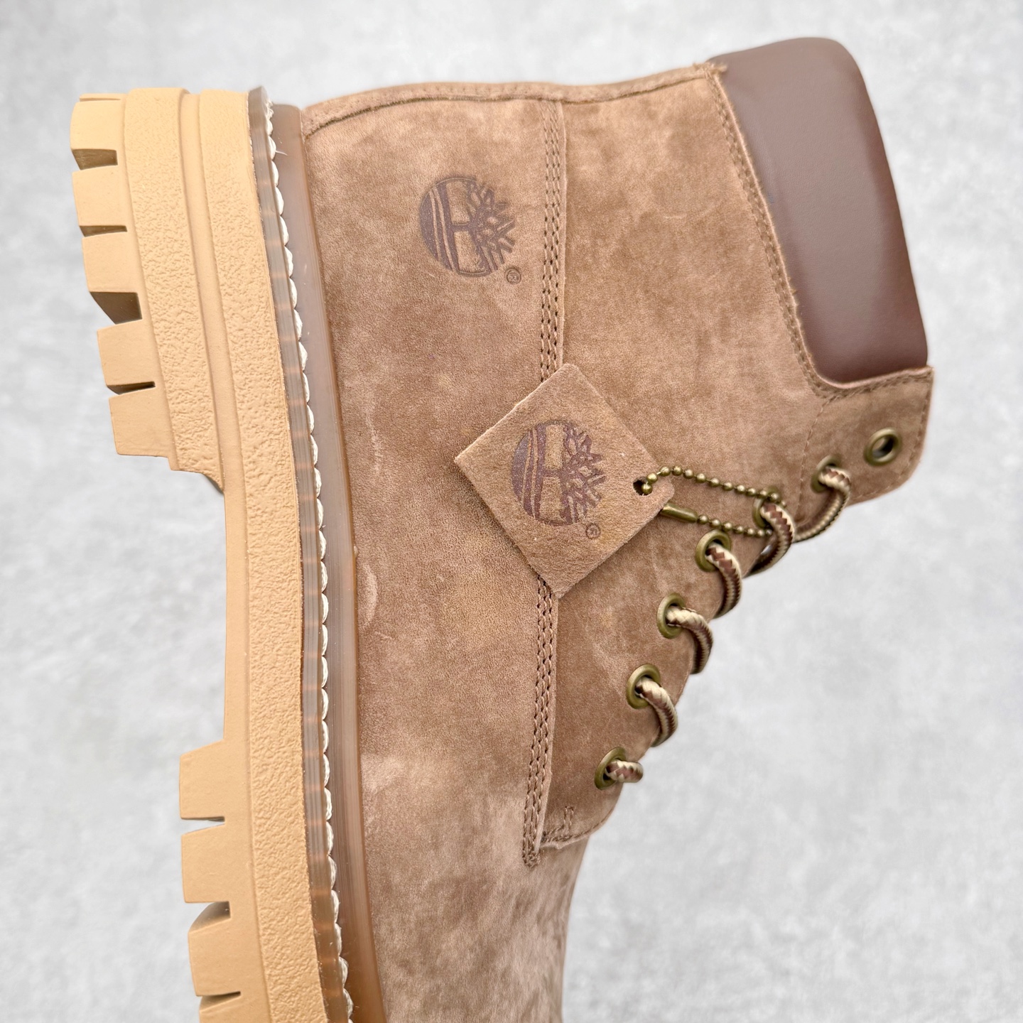 图片[6]-＃福利特价 CAT卡特 户外工装休闲马丁靴大黄靴系列 广东大厂品质 全新工艺升级 全鞋真牛皮材料 大底到五金都是代工厂原材料制作 同原版固特异永不开胶工艺 好货不杀猪 首单质量严格把控 全网独家首发 品质毋庸置疑 全套官网统一包装 今年冬季防寒户外专用 日常随意搭配 尺码：39 40 41 42 43 44（皮鞋码）-选品中心