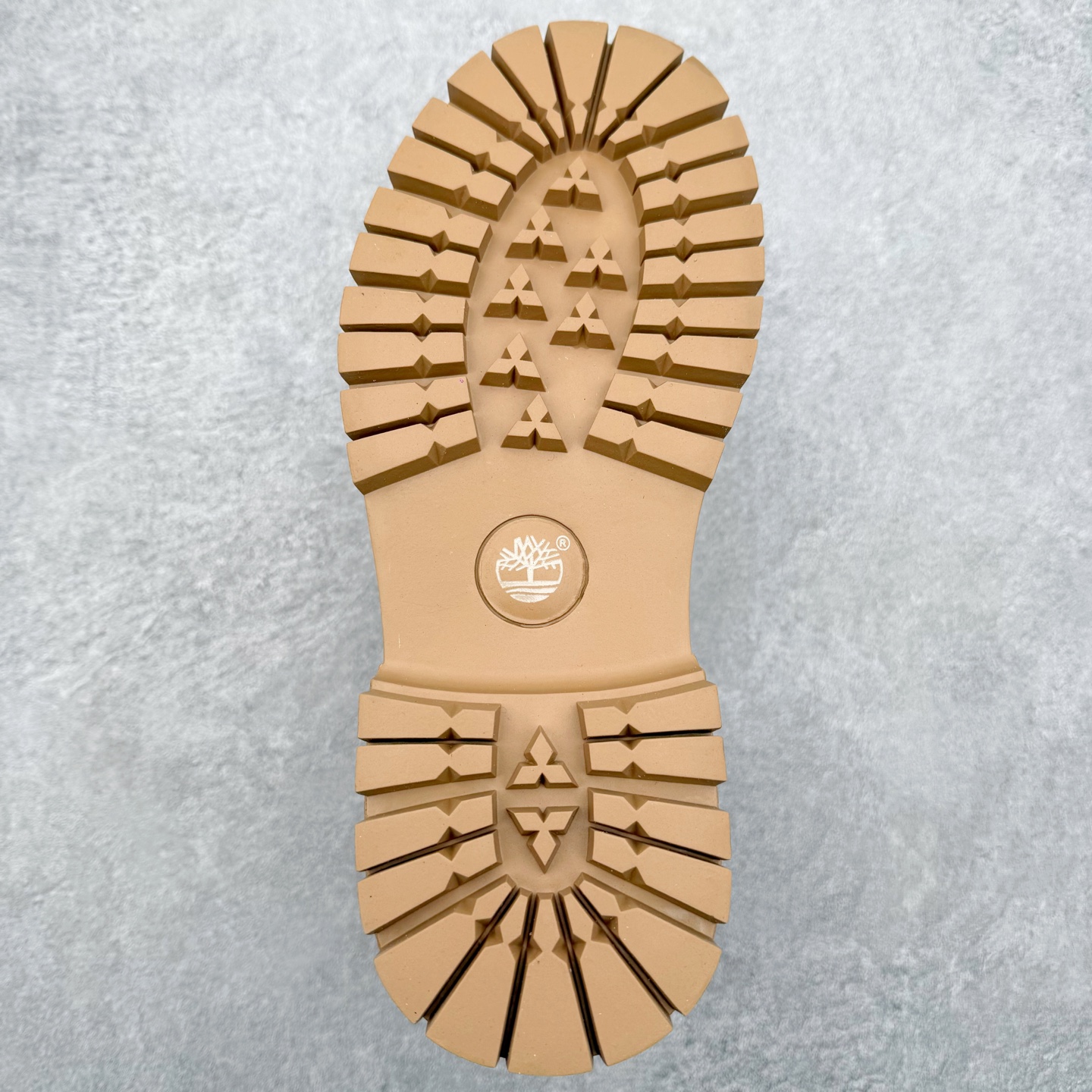 图片[9]-＃福利特价 CAT卡特 户外工装休闲马丁靴大黄靴系列 广东大厂品质 全新工艺升级 全鞋真牛皮材料 大底到五金都是代工厂原材料制作 同原版固特异永不开胶工艺 好货不杀猪 首单质量严格把控 全网独家首发 品质毋庸置疑 全套官网统一包装 今年冬季防寒户外专用 日常随意搭配 尺码：39 40 41 42 43 44（皮鞋码）-选品中心