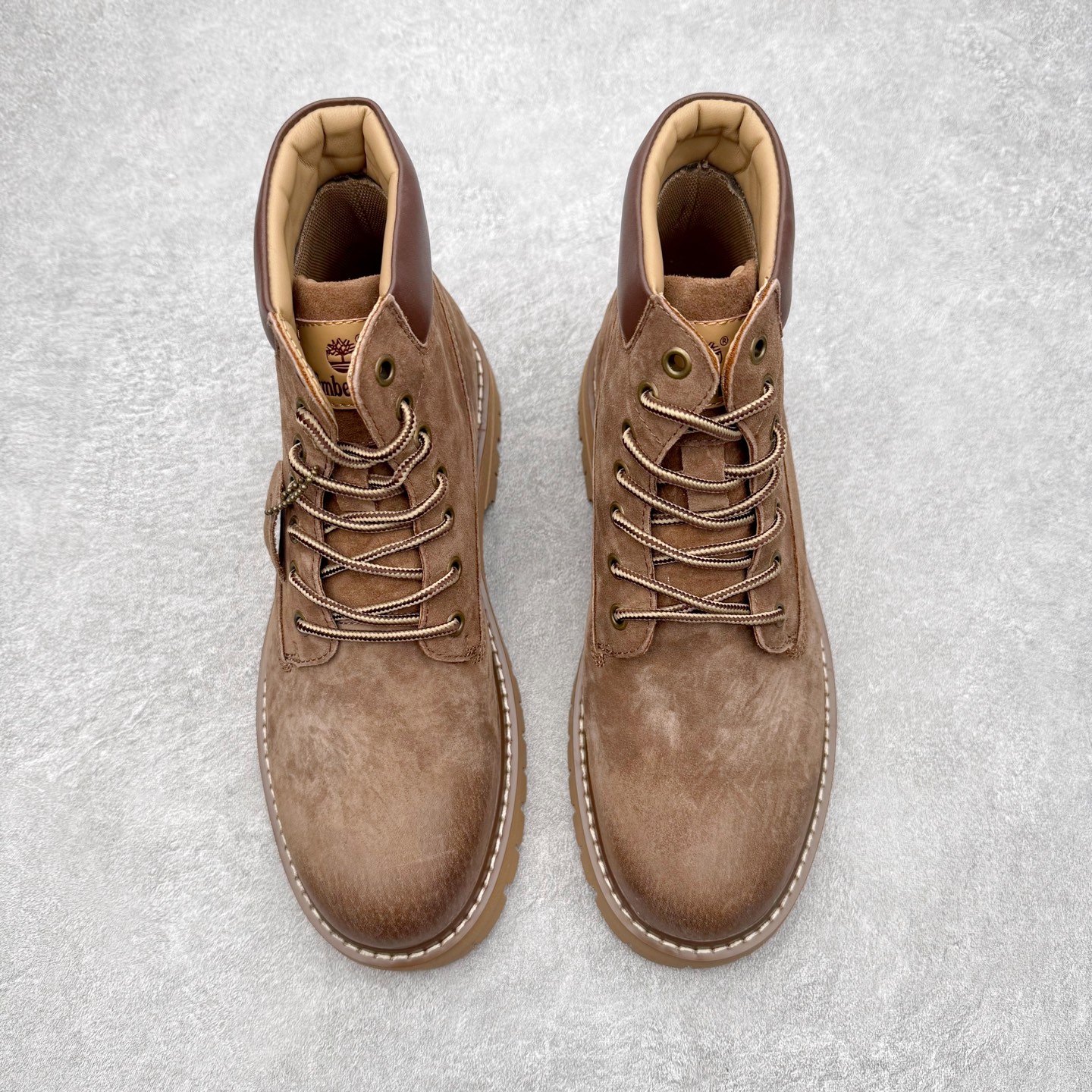 图片[2]-＃福利特价 CAT卡特 户外工装休闲马丁靴大黄靴系列 广东大厂品质 全新工艺升级 全鞋真牛皮材料 大底到五金都是代工厂原材料制作 同原版固特异永不开胶工艺 好货不杀猪 首单质量严格把控 全网独家首发 品质毋庸置疑 全套官网统一包装 今年冬季防寒户外专用 日常随意搭配 尺码：39 40 41 42 43 44（皮鞋码）-选品中心