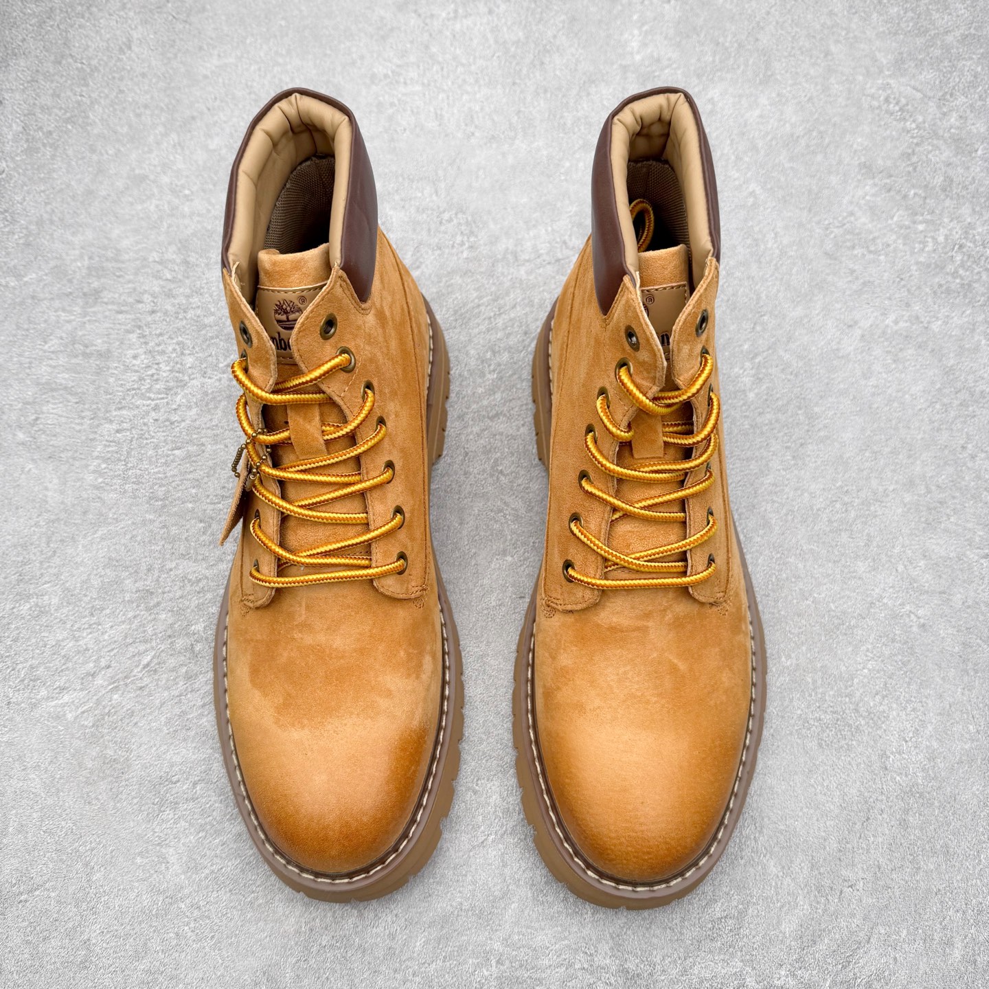 图片[2]-＃福利特价 CAT卡特 户外工装休闲马丁靴大黄靴系列 广东大厂品质 全新工艺升级 全鞋真牛皮材料 大底到五金都是代工厂原材料制作 同原版固特异永不开胶工艺 好货不杀猪 首单质量严格把控 全网独家首发 品质毋庸置疑 全套官网统一包装 今年冬季防寒户外专用 日常随意搭配 尺码：39 40 41 42 43 44（皮鞋码）-选品中心