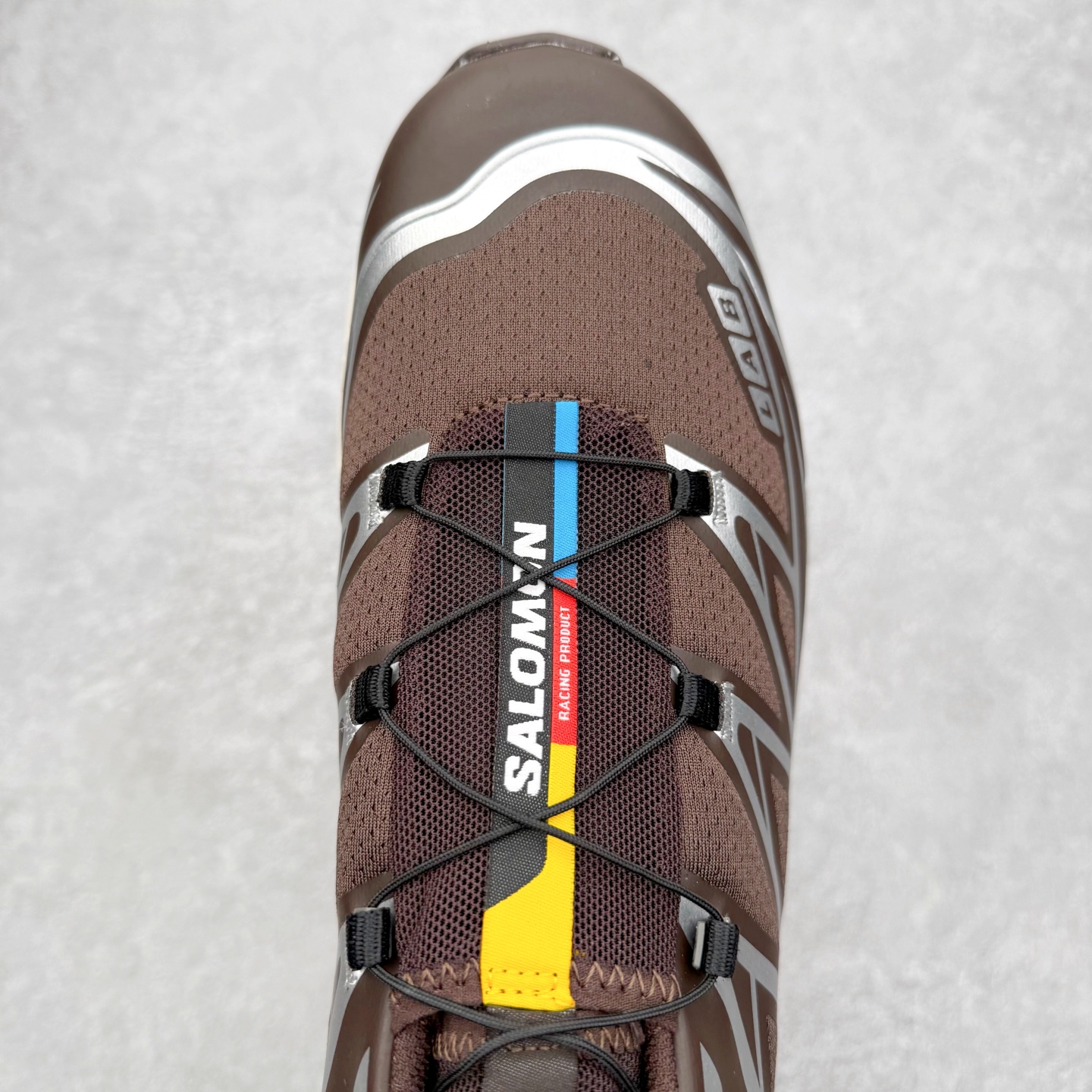 图片[4]-＃绿X/GX Salomon XT-6 萨洛蒙复古潮流户外机能登山跑鞋 纯原外贸平台特供订单 耗时半年巨作 全套原纸板楦头开发 原厂特供网布配套加持 确保原汁原味 完美呈现版型 原档数据独家私模五层组合大底 男女鞋同步官方开发至46.5 原装Ortholite轻量化鞋垫 中底布带钢印编号 原厂TPU锁扣 进口港宝加持 后跟自然饱满 还原公司包裹性 鞋面以“锯齿”状的包裹系统呈现 在基色底之下加入了各种色点缀 将公司的最新技术和时尚前卫的造型融入耐用的长跑款式中 鞋面由 TPU 薄膜制成 并焊接在高耐磨网眼上 使其既时尚又坚固 由 ACS底盘支撑 可增强稳定性和支撑力 以及由橡胶凸耳 Contragrip外底覆盖的 EVA 缓冲中底 旨在应对崎岖的地形 鞋舌上的彩色Salomon 标签、Quicklace 系统以及鞋头、鞋舌和鞋跟上的附加品牌使细节更加完美 让穿着者可以轻松驾驭户外与通勤下的任何运动生活场景 无缝鞋身户外随意纵横 颜值与脚感兼备 出街通勤 绝对非常吸睛 你值得拥有 尺码：36 36.5 37.5 38 38.5 39 40 40.5 41 42 42.5 43 44 44.5 45 46 46.5 注意：偏小1码-选品中心