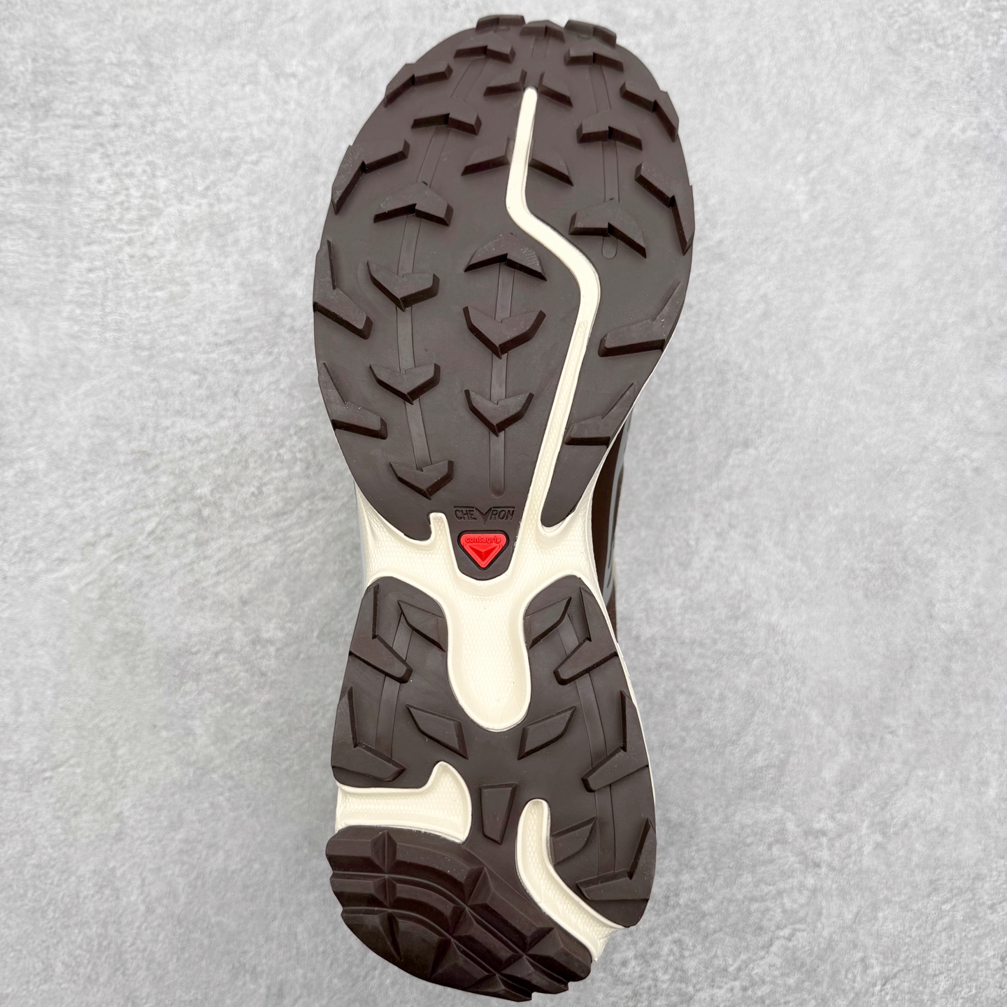 图片[9]-＃绿X/GX Salomon XT-6 萨洛蒙复古潮流户外机能登山跑鞋 纯原外贸平台特供订单 耗时半年巨作 全套原纸板楦头开发 原厂特供网布配套加持 确保原汁原味 完美呈现版型 原档数据独家私模五层组合大底 男女鞋同步官方开发至46.5 原装Ortholite轻量化鞋垫 中底布带钢印编号 原厂TPU锁扣 进口港宝加持 后跟自然饱满 还原公司包裹性 鞋面以“锯齿”状的包裹系统呈现 在基色底之下加入了各种色点缀 将公司的最新技术和时尚前卫的造型融入耐用的长跑款式中 鞋面由 TPU 薄膜制成 并焊接在高耐磨网眼上 使其既时尚又坚固 由 ACS底盘支撑 可增强稳定性和支撑力 以及由橡胶凸耳 Contragrip外底覆盖的 EVA 缓冲中底 旨在应对崎岖的地形 鞋舌上的彩色Salomon 标签、Quicklace 系统以及鞋头、鞋舌和鞋跟上的附加品牌使细节更加完美 让穿着者可以轻松驾驭户外与通勤下的任何运动生活场景 无缝鞋身户外随意纵横 颜值与脚感兼备 出街通勤 绝对非常吸睛 你值得拥有 尺码：36 36.5 37.5 38 38.5 39 40 40.5 41 42 42.5 43 44 44.5 45 46 46.5 注意：偏小1码-选品中心