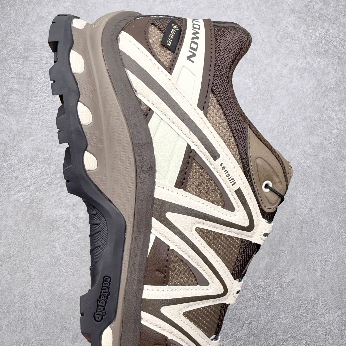 图片[6]-＃绿X/GX Salomon XT-QUEST ADV 萨洛蒙潮流越野机能户外功能鞋 纯原外贸平台特供订单 耗时半年巨作 全套原纸板楦头开发 原厂特供网布配套加持 确保原汁原味 完美呈现版型 原档数据独家私模五层组合大底 男女鞋同步官方开发至46.5 原装Ortholite轻量化鞋垫 中底布带钢印编号 原厂TPU锁扣 进口港宝加持 后跟自然饱满 还原公司包裹性 基于 SALOMON 初代 XT 鞋身造型并搭载 4D ADVANCED CHASSIS™ 大底打造而成 为这款 XT-QUEST 带来了多项足部控制与保护等功能性 如在运动过程中控制左右晃动的过程而提高稳定性、改善长途越野过程中足中到足尖的过渡、提高感知岩石的精确度以抵抗尖锐物体对脚底的伤害以及采用动态缓冲来增强穿着舒适感 从而减轻疲劳感 使 XT-QUEST 成为一双舒适且安全的户外之履 尺码：36 36.5 37.5 38 38.5 39 40 40.5 41 42 42.5 43 44 44.5 45 46 46.5-选品中心