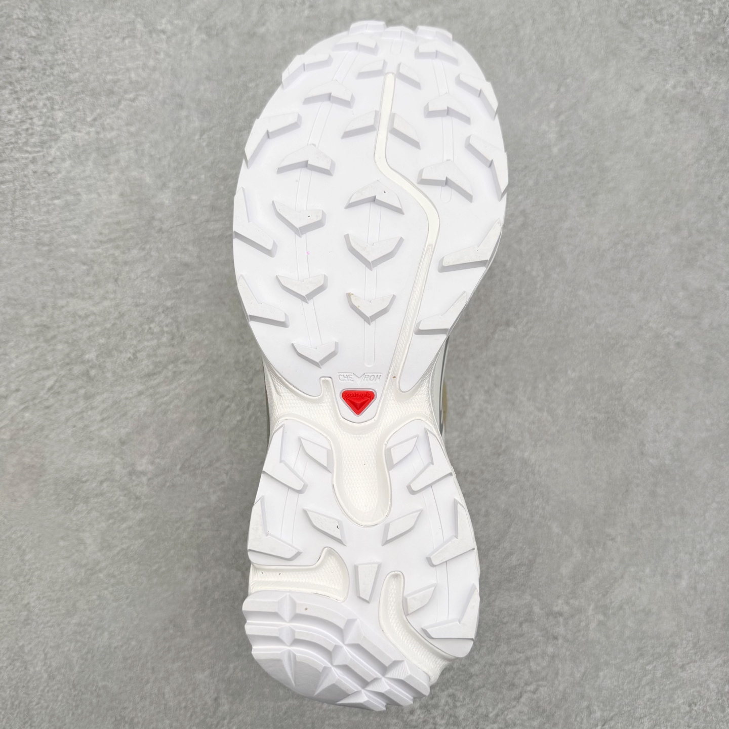 图片[9]-＃绿X/GX Salomon XT-6 萨洛蒙复古潮流户外机能登山跑鞋 纯原外贸平台特供订单 耗时半年巨作 全套原纸板楦头开发 原厂特供网布配套加持 确保原汁原味 完美呈现版型 原档数据独家私模五层组合大底 男女鞋同步官方开发至46.5 原装Ortholite轻量化鞋垫 中底布带钢印编号 原厂TPU锁扣 进口港宝加持 后跟自然饱满 还原公司包裹性 鞋面以“锯齿”状的包裹系统呈现 在基色底之下加入了各种色点缀 将公司的最新技术和时尚前卫的造型融入耐用的长跑款式中 鞋面由 TPU 薄膜制成 并焊接在高耐磨网眼上 使其既时尚又坚固 由 ACS底盘支撑 可增强稳定性和支撑力 以及由橡胶凸耳 Contragrip外底覆盖的 EVA 缓冲中底 旨在应对崎岖的地形 鞋舌上的彩色Salomon 标签、Quicklace 系统以及鞋头、鞋舌和鞋跟上的附加品牌使细节更加完美 让穿着者可以轻松驾驭户外与通勤下的任何运动生活场景 无缝鞋身户外随意纵横 颜值与脚感兼备 出街通勤 绝对非常吸睛 你值得拥有 尺码：36 36.5 37.5 38 38.5 39 40 40.5 41 42 42.5 43 44 44.5 45 46 46.5 注意：偏小1码-选品中心