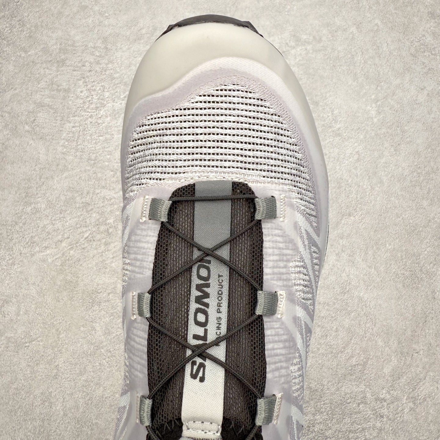 图片[4]-＃绿X/GX Salomon XT-6 萨洛蒙复古潮流户外机能登山跑鞋 纯原外贸平台特供订单 耗时半年巨作 全套原纸板楦头开发 原厂特供网布配套加持 确保原汁原味 完美呈现版型 原档数据独家私模五层组合大底 男女鞋同步官方开发至46.5 原装Ortholite轻量化鞋垫 中底布带钢印编号 原厂TPU锁扣 进口港宝加持 后跟自然饱满 还原公司包裹性 鞋面以“锯齿”状的包裹系统呈现 在基色底之下加入了各种色点缀 将公司的最新技术和时尚前卫的造型融入耐用的长跑款式中 鞋面由 TPU 薄膜制成 并焊接在高耐磨网眼上 使其既时尚又坚固 由 ACS底盘支撑 可增强稳定性和支撑力 以及由橡胶凸耳 Contragrip外底覆盖的 EVA 缓冲中底 旨在应对崎岖的地形 鞋舌上的彩色Salomon 标签、Quicklace 系统以及鞋头、鞋舌和鞋跟上的附加品牌使细节更加完美 让穿着者可以轻松驾驭户外与通勤下的任何运动生活场景 无缝鞋身户外随意纵横 颜值与脚感兼备 出街通勤 绝对非常吸睛 你值得拥有 尺码：36 36.5 37.5 38 38.5 39 40 40.5 41 42 42.5 43 44 44.5 45 46 46.5 注意：偏小1码-选品中心