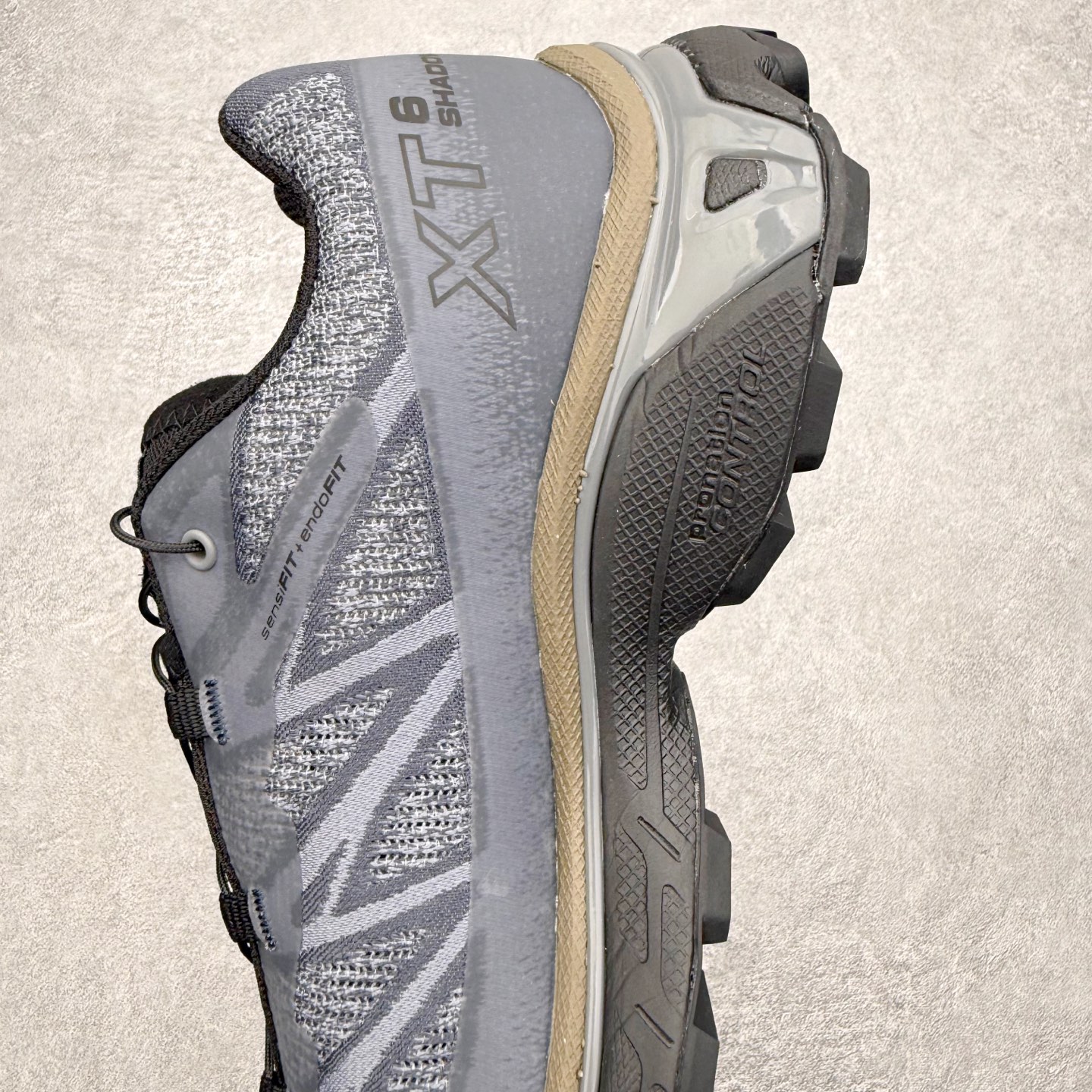 图片[7]-＃绿X/GX Salomon XT-6 萨洛蒙复古潮流户外机能登山跑鞋 纯原外贸平台特供订单 耗时半年巨作 全套原纸板楦头开发 原厂特供网布配套加持 确保原汁原味 完美呈现版型 原档数据独家私模五层组合大底 男女鞋同步官方开发至46.5 原装Ortholite轻量化鞋垫 中底布带钢印编号 原厂TPU锁扣 进口港宝加持 后跟自然饱满 还原公司包裹性 鞋面以“锯齿”状的包裹系统呈现 在基色底之下加入了各种色点缀 将公司的最新技术和时尚前卫的造型融入耐用的长跑款式中 鞋面由 TPU 薄膜制成 并焊接在高耐磨网眼上 使其既时尚又坚固 由 ACS底盘支撑 可增强稳定性和支撑力 以及由橡胶凸耳 Contragrip外底覆盖的 EVA 缓冲中底 旨在应对崎岖的地形 鞋舌上的彩色Salomon 标签、Quicklace 系统以及鞋头、鞋舌和鞋跟上的附加品牌使细节更加完美 让穿着者可以轻松驾驭户外与通勤下的任何运动生活场景 无缝鞋身户外随意纵横 颜值与脚感兼备 出街通勤 绝对非常吸睛 你值得拥有 尺码：36 36.5 37.5 38 38.5 39 40 40.5 41 42 42.5 43 44 44.5 45 46 46.5 注意：偏小1码-选品中心