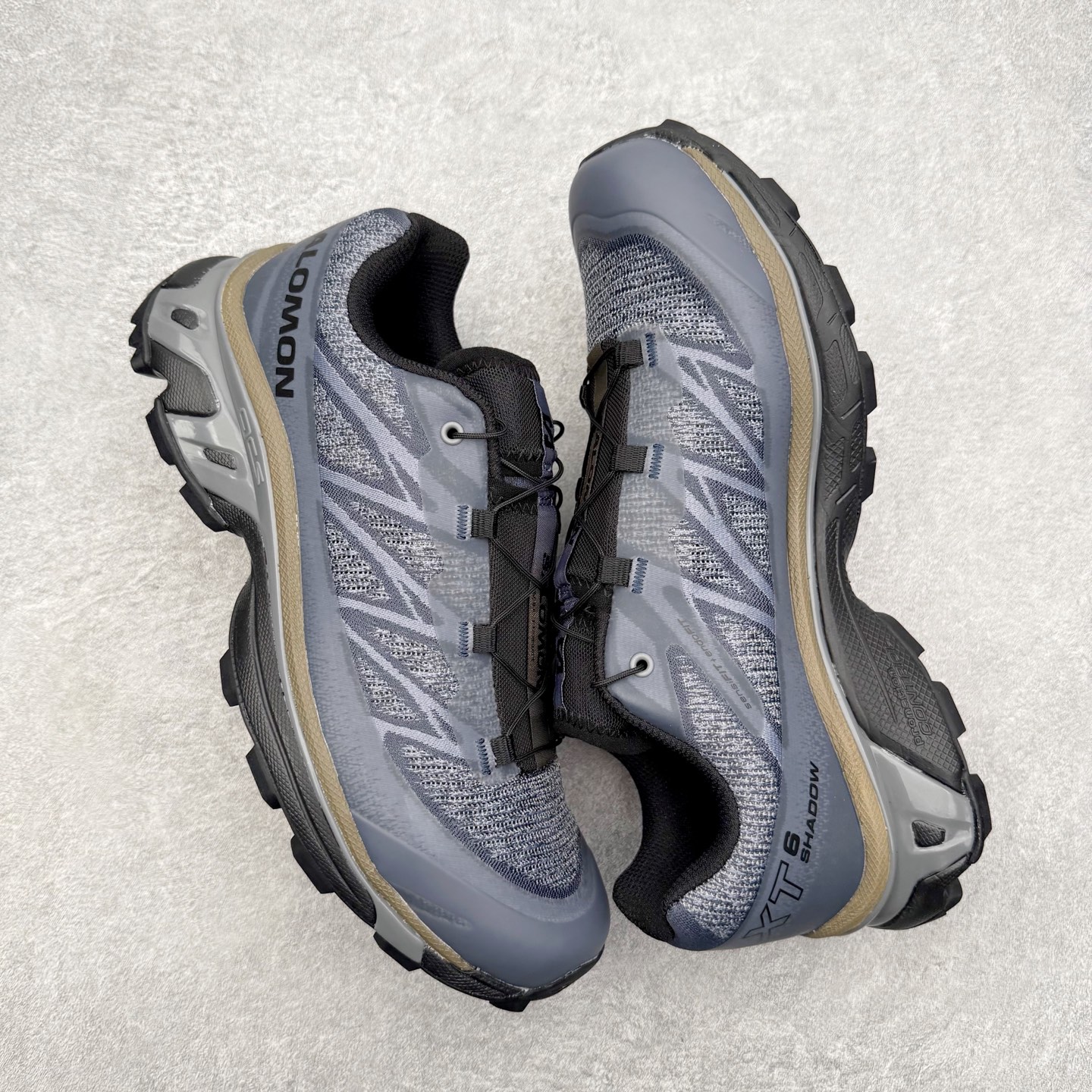 图片[3]-＃绿X/GX Salomon XT-6 萨洛蒙复古潮流户外机能登山跑鞋 纯原外贸平台特供订单 耗时半年巨作 全套原纸板楦头开发 原厂特供网布配套加持 确保原汁原味 完美呈现版型 原档数据独家私模五层组合大底 男女鞋同步官方开发至46.5 原装Ortholite轻量化鞋垫 中底布带钢印编号 原厂TPU锁扣 进口港宝加持 后跟自然饱满 还原公司包裹性 鞋面以“锯齿”状的包裹系统呈现 在基色底之下加入了各种色点缀 将公司的最新技术和时尚前卫的造型融入耐用的长跑款式中 鞋面由 TPU 薄膜制成 并焊接在高耐磨网眼上 使其既时尚又坚固 由 ACS底盘支撑 可增强稳定性和支撑力 以及由橡胶凸耳 Contragrip外底覆盖的 EVA 缓冲中底 旨在应对崎岖的地形 鞋舌上的彩色Salomon 标签、Quicklace 系统以及鞋头、鞋舌和鞋跟上的附加品牌使细节更加完美 让穿着者可以轻松驾驭户外与通勤下的任何运动生活场景 无缝鞋身户外随意纵横 颜值与脚感兼备 出街通勤 绝对非常吸睛 你值得拥有 尺码：36 36.5 37.5 38 38.5 39 40 40.5 41 42 42.5 43 44 44.5 45 46 46.5 注意：偏小1码-选品中心