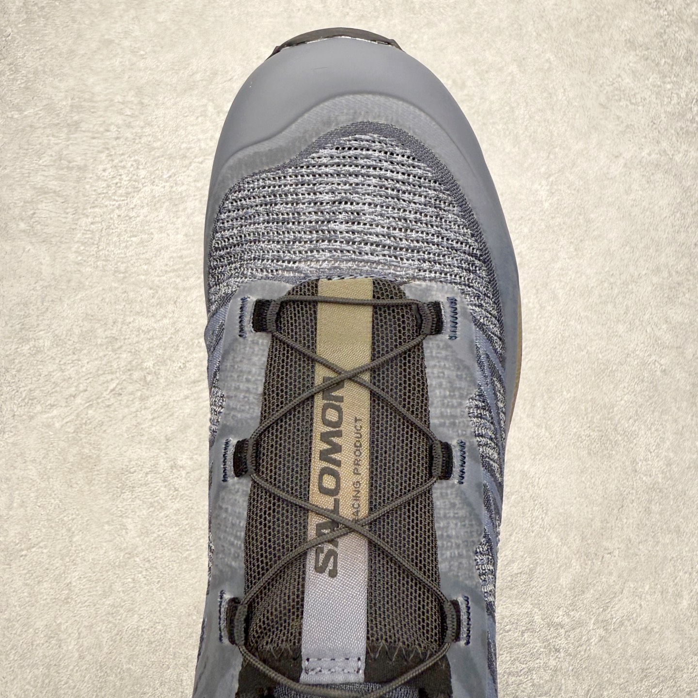 图片[4]-＃绿X/GX Salomon XT-6 萨洛蒙复古潮流户外机能登山跑鞋 纯原外贸平台特供订单 耗时半年巨作 全套原纸板楦头开发 原厂特供网布配套加持 确保原汁原味 完美呈现版型 原档数据独家私模五层组合大底 男女鞋同步官方开发至46.5 原装Ortholite轻量化鞋垫 中底布带钢印编号 原厂TPU锁扣 进口港宝加持 后跟自然饱满 还原公司包裹性 鞋面以“锯齿”状的包裹系统呈现 在基色底之下加入了各种色点缀 将公司的最新技术和时尚前卫的造型融入耐用的长跑款式中 鞋面由 TPU 薄膜制成 并焊接在高耐磨网眼上 使其既时尚又坚固 由 ACS底盘支撑 可增强稳定性和支撑力 以及由橡胶凸耳 Contragrip外底覆盖的 EVA 缓冲中底 旨在应对崎岖的地形 鞋舌上的彩色Salomon 标签、Quicklace 系统以及鞋头、鞋舌和鞋跟上的附加品牌使细节更加完美 让穿着者可以轻松驾驭户外与通勤下的任何运动生活场景 无缝鞋身户外随意纵横 颜值与脚感兼备 出街通勤 绝对非常吸睛 你值得拥有 尺码：36 36.5 37.5 38 38.5 39 40 40.5 41 42 42.5 43 44 44.5 45 46 46.5 注意：偏小1码-选品中心