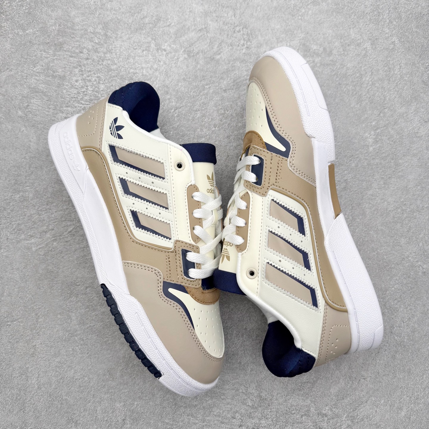 图片[3]-AD Originals 2020 DROP STEP XL三叶草新款 低帮校园休闲运动板鞋 汇聚80和90年代篮球鞋设计含纹理感皮革和绒面革混合鞋面 缀撞色细节 造型复古 搭配加衬及踝鞋领和乙烯乙酸乙烯酯(EVA)插片 脚感舒适 让复古篮球风伴你出 尺码：36 36²/₃ 37¹/₃ 38 38²/₃ 39¹/₃ 40 40²/₃ 41¹/₃ 42 42²/₃ 43¹/₃ 44 44²/₃ 45¹/₃-选品中心