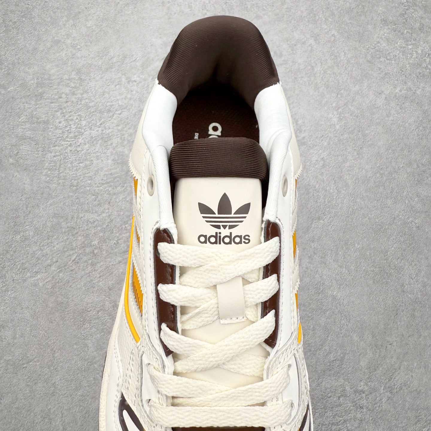 图片[5]-AD Originals 2020 DROP STEP XL三叶草新款 低帮校园休闲运动板鞋 汇聚80和90年代篮球鞋设计含纹理感皮革和绒面革混合鞋面 缀撞色细节 造型复古 搭配加衬及踝鞋领和乙烯乙酸乙烯酯(EVA)插片 脚感舒适 让复古篮球风伴你出 尺码：36 36²/₃ 37¹/₃ 38 38²/₃ 39¹/₃ 40 40²/₃ 41¹/₃ 42 42²/₃ 43¹/₃ 44 44²/₃ 45¹/₃-选品中心