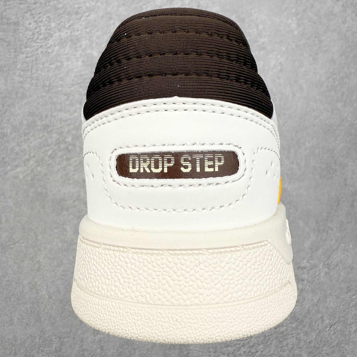 图片[8]-AD Originals 2020 DROP STEP XL三叶草新款 低帮校园休闲运动板鞋 汇聚80和90年代篮球鞋设计含纹理感皮革和绒面革混合鞋面 缀撞色细节 造型复古 搭配加衬及踝鞋领和乙烯乙酸乙烯酯(EVA)插片 脚感舒适 让复古篮球风伴你出 尺码：36 36²/₃ 37¹/₃ 38 38²/₃ 39¹/₃ 40 40²/₃ 41¹/₃ 42 42²/₃ 43¹/₃ 44 44²/₃ 45¹/₃-选品中心