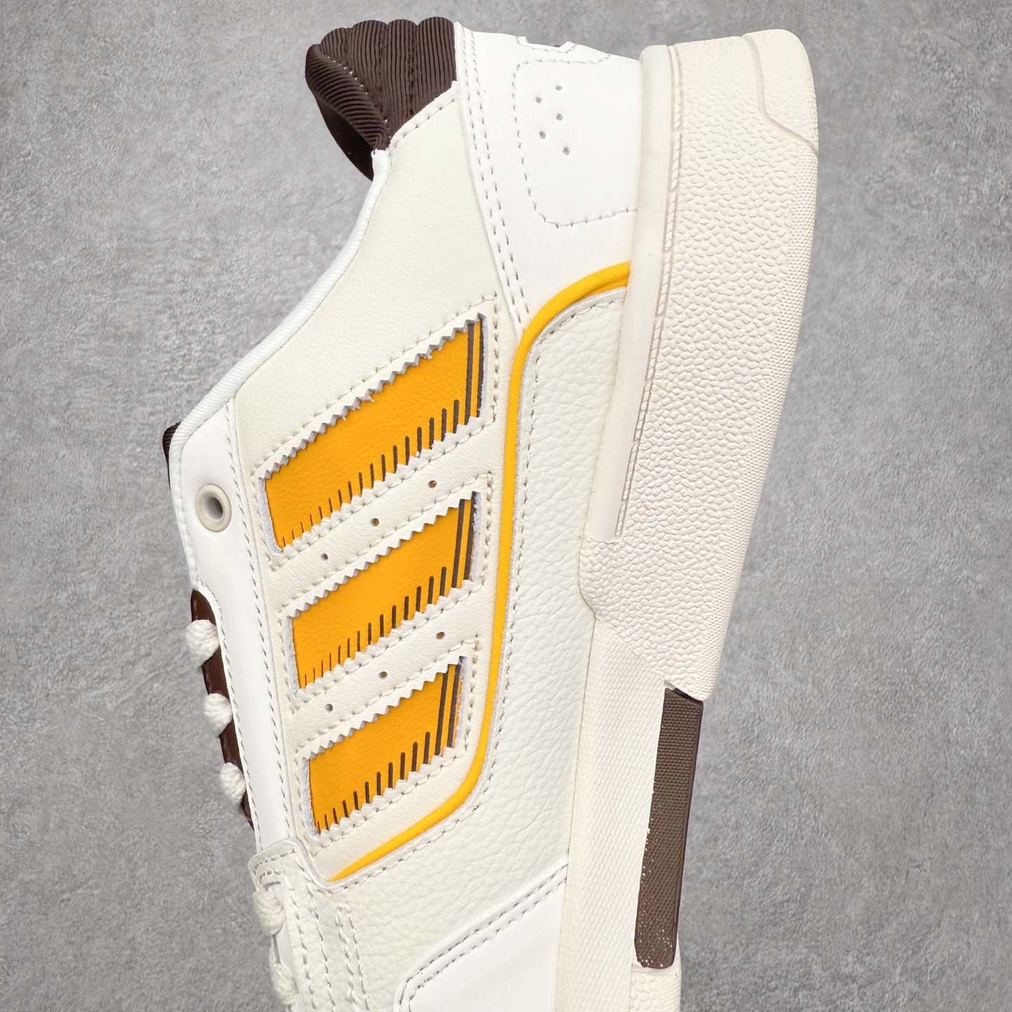 图片[7]-AD Originals 2020 DROP STEP XL三叶草新款 低帮校园休闲运动板鞋 汇聚80和90年代篮球鞋设计含纹理感皮革和绒面革混合鞋面 缀撞色细节 造型复古 搭配加衬及踝鞋领和乙烯乙酸乙烯酯(EVA)插片 脚感舒适 让复古篮球风伴你出 尺码：36 36²/₃ 37¹/₃ 38 38²/₃ 39¹/₃ 40 40²/₃ 41¹/₃ 42 42²/₃ 43¹/₃ 44 44²/₃ 45¹/₃-选品中心