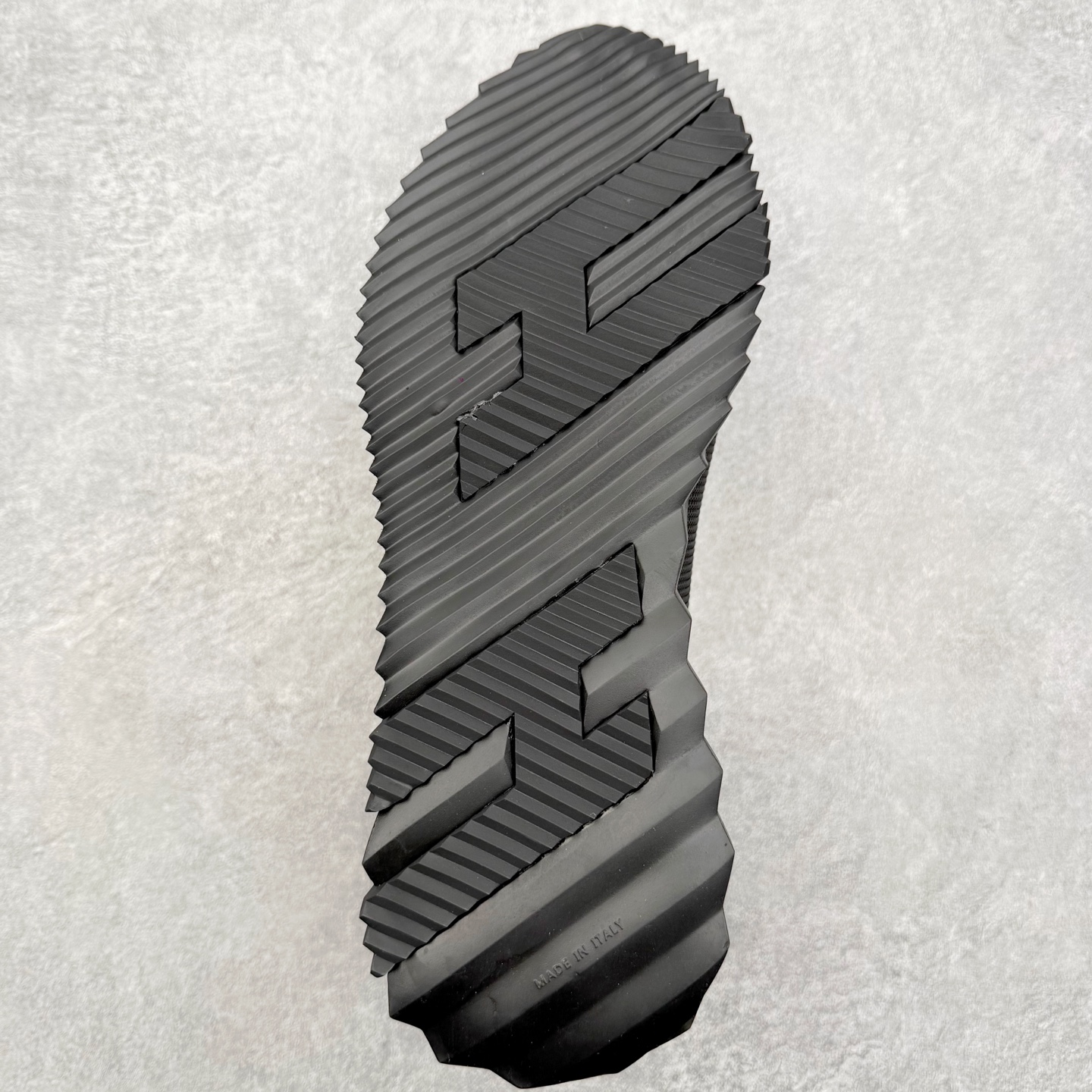 图片[9]-Hermes 爱马仕 Bouncing 老钱风 皮面款 低帮休闲鞋 海淘代购同渠道品质 高端零售 外贸充正专供 原版购入开发 ZP级全套包装 完美楦型 正确卡色 大底 质感媲美原版 细节与原版一致 请注意区分市面通货材 尺码：39 40 41 42 43 44 45-选品中心