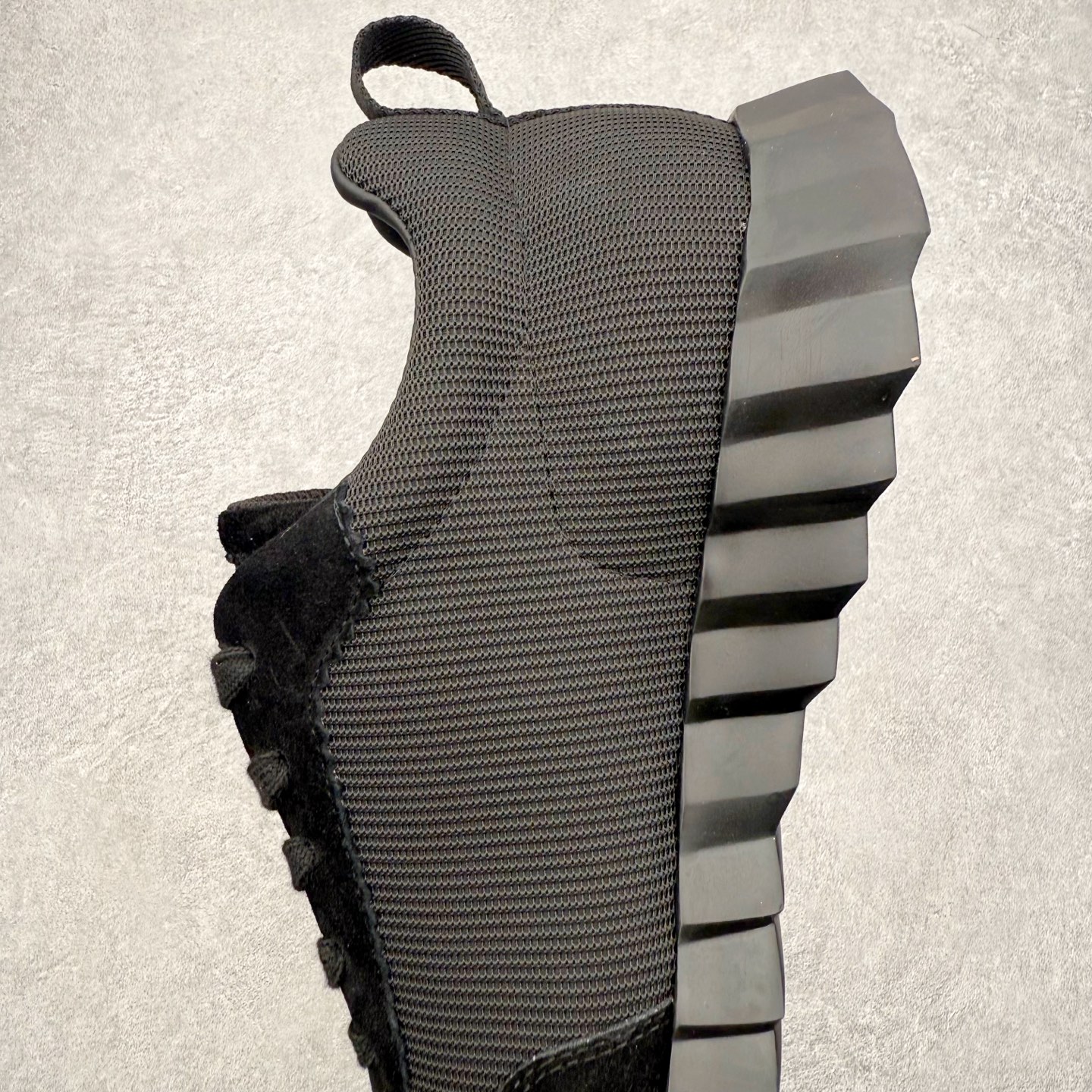 图片[7]-Hermes 爱马仕 Bouncing 老钱风 皮面款 低帮休闲鞋 海淘代购同渠道品质 高端零售 外贸充正专供 原版购入开发 ZP级全套包装 完美楦型 正确卡色 大底 质感媲美原版 细节与原版一致 请注意区分市面通货材 尺码：39 40 41 42 43 44 45-选品中心