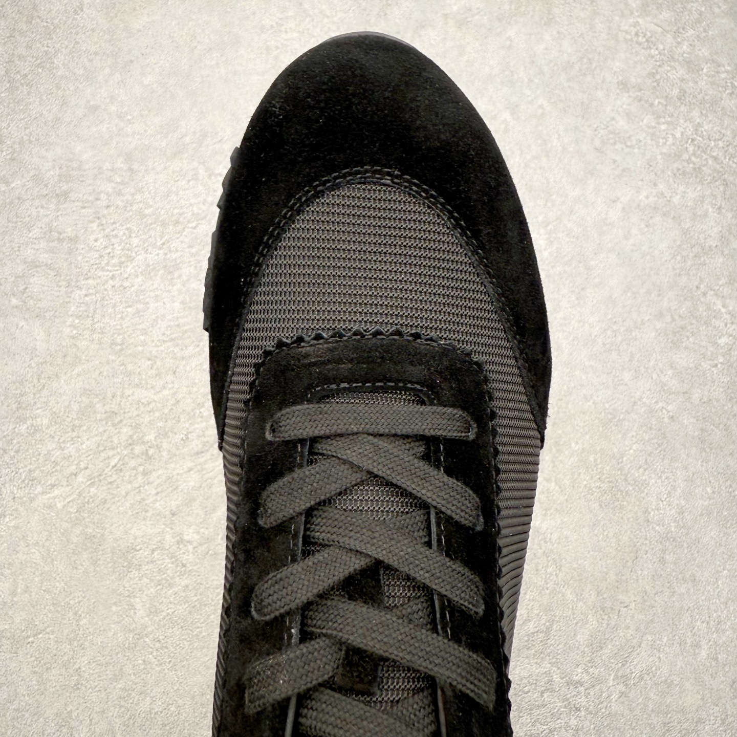 图片[4]-Hermes 爱马仕 Bouncing 老钱风 皮面款 低帮休闲鞋 海淘代购同渠道品质 高端零售 外贸充正专供 原版购入开发 ZP级全套包装 完美楦型 正确卡色 大底 质感媲美原版 细节与原版一致 请注意区分市面通货材 尺码：39 40 41 42 43 44 45-选品中心